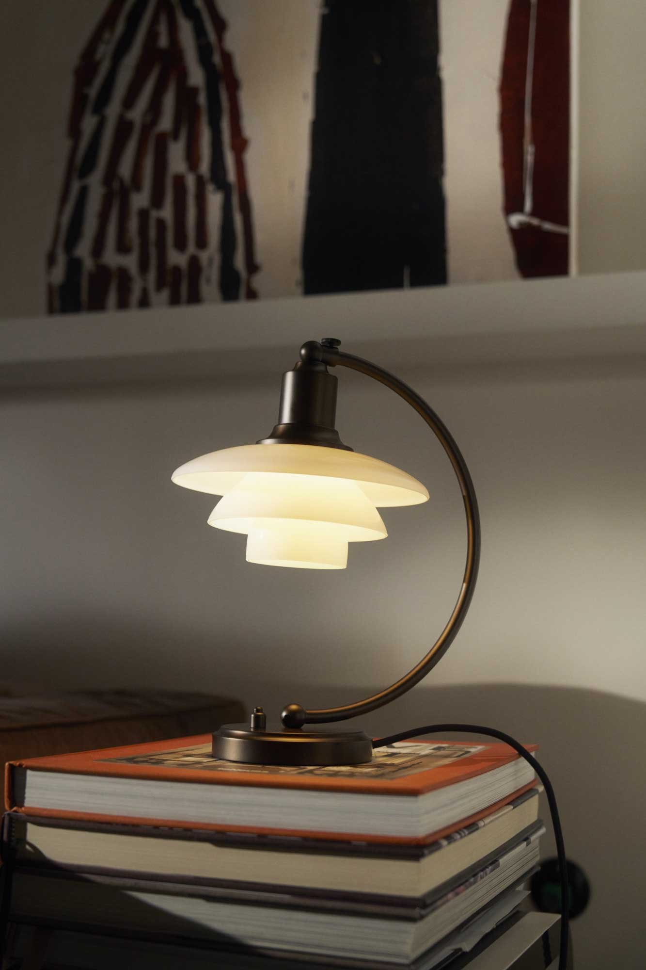 9147536 PH 2 2 LUNA BORDLAMPE AGED BRASS OPAL GLAS 4