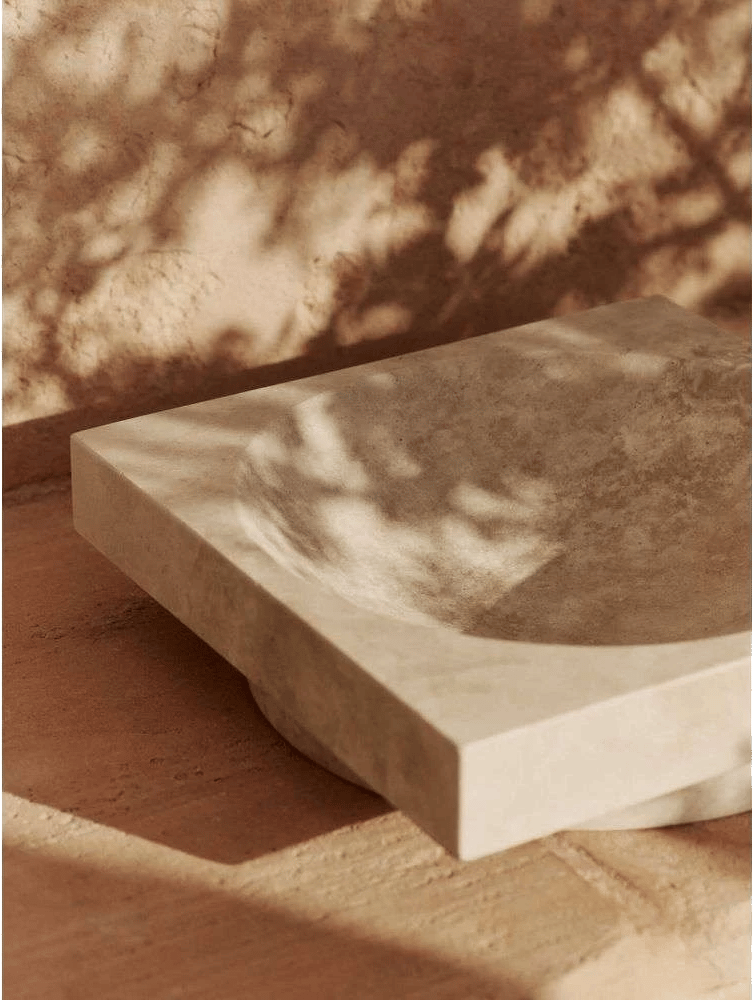 9147630 FERM LIVING HEW CENTERPIECE LAV TRAVETINE 2