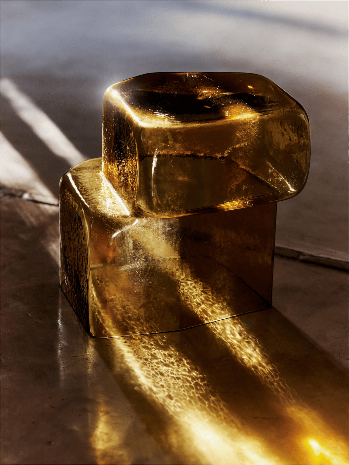 9147621 FERM LIVING OSCIL SKULPTUR AMBER 3