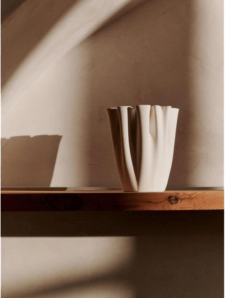 9147620 FERM LIVING DEDALI VASE 18CM OFF WHITE 2