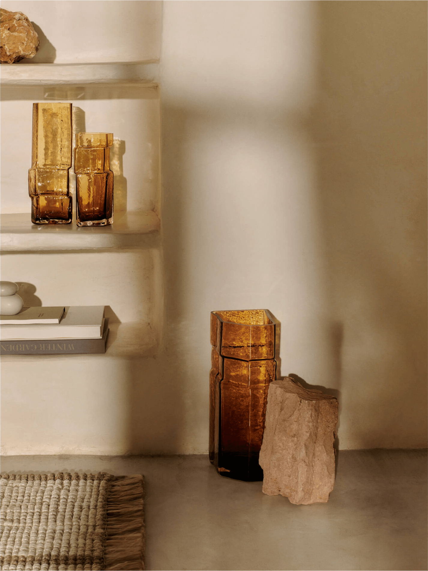 9147609 FERM LIVING MURO VASE 23 AMBER 3
