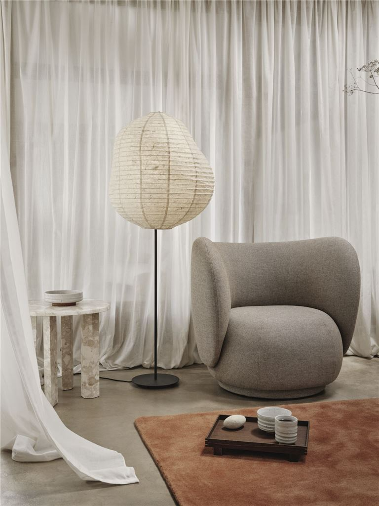 9147600 FERM LIVING KURBIS GULVLAMPE HØJ NATURSORT 2