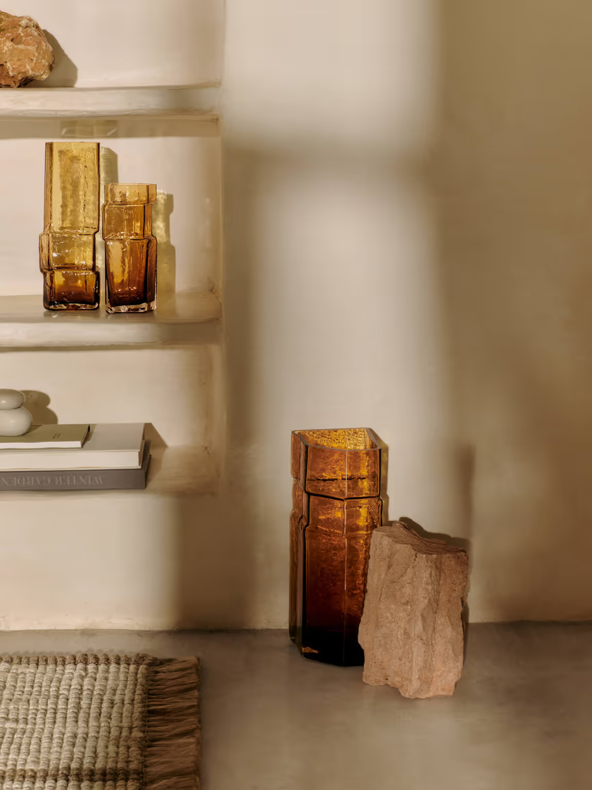 9147610 FERM LIVING MURO VASE 30 AMBER 3