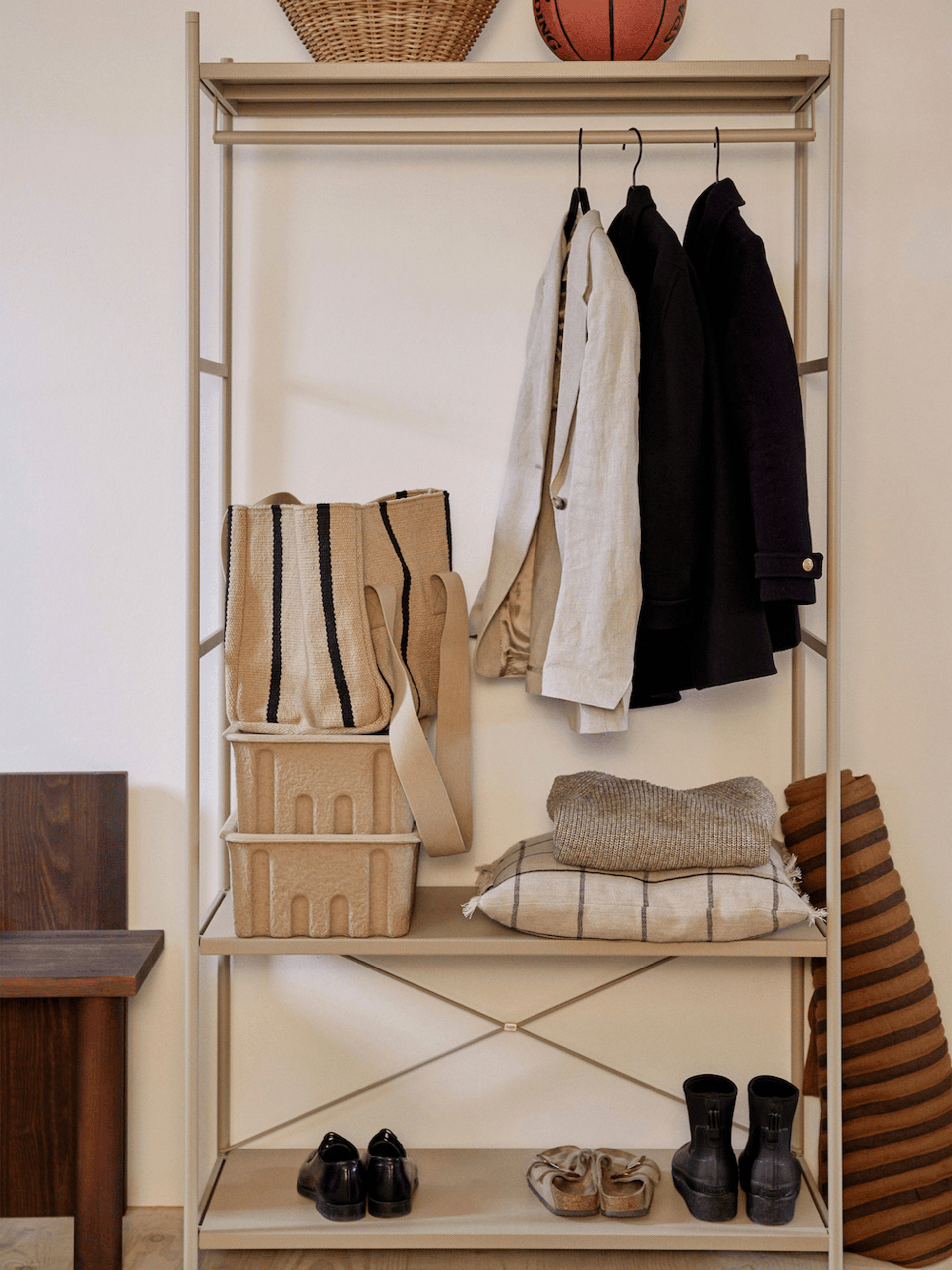 9147572 FERM LIVING PUNCTUAL HYLDE CASHMERE 90X39,6X2,3CM 2