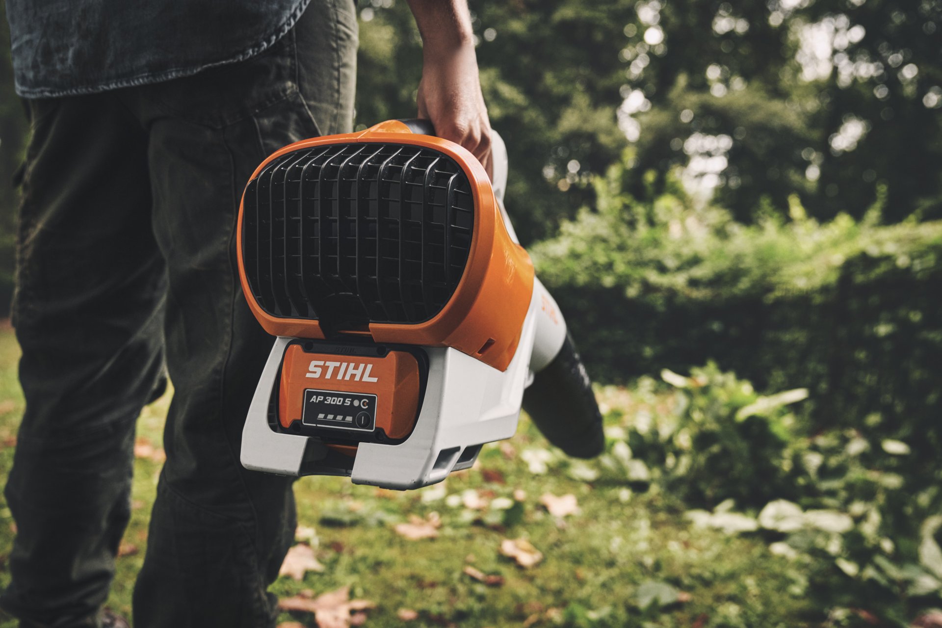 9147652 STIHL BATTERILØVBLÆSER BGA 250 UDEN BATTERI OG OPLADER, PASSER TIL AP BATTERI 4