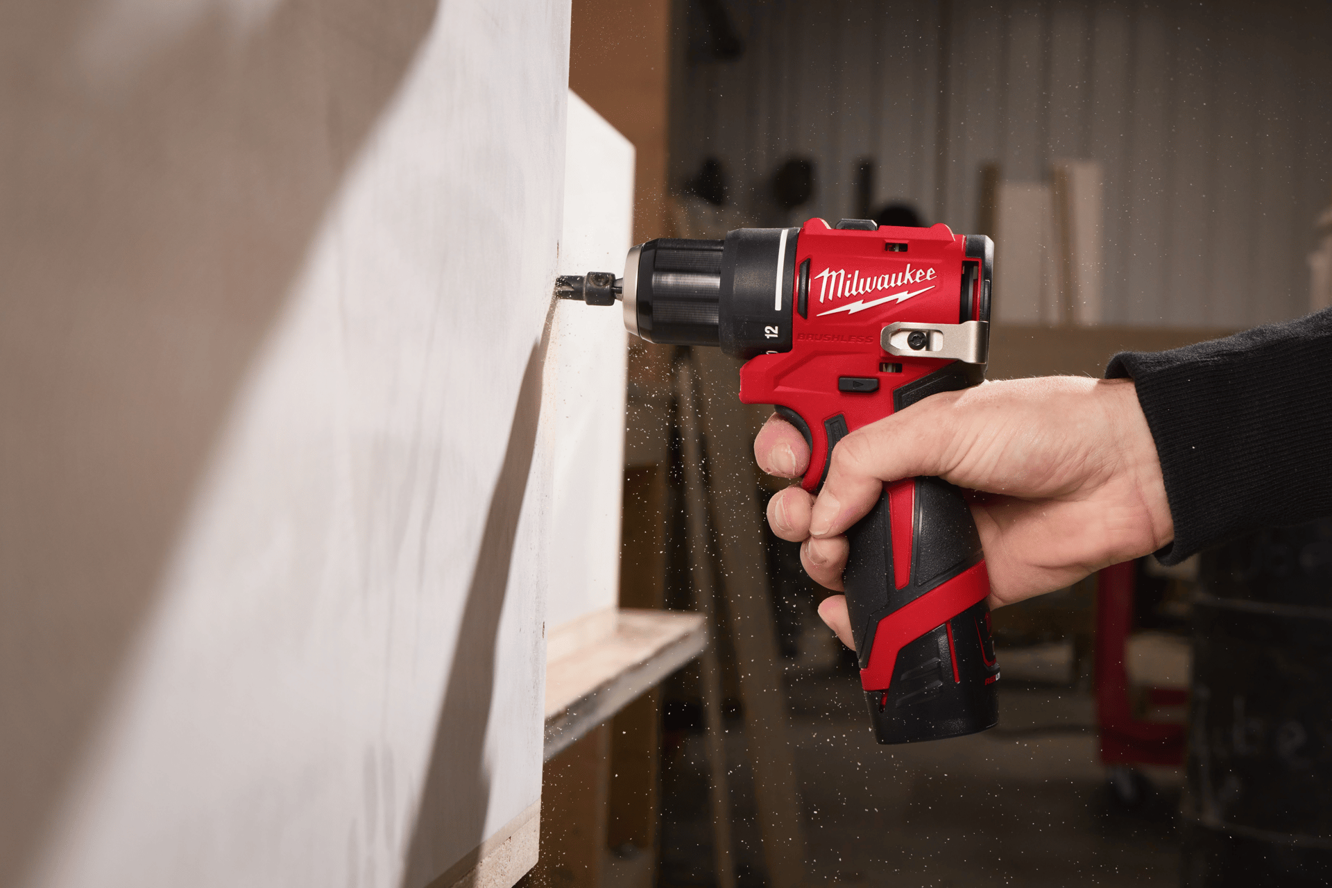 2492078 MILWAUKEE 12V BOREMASKINE M12 BLDDRC 203C 3X2,0AH BATTERI OG LADER 4