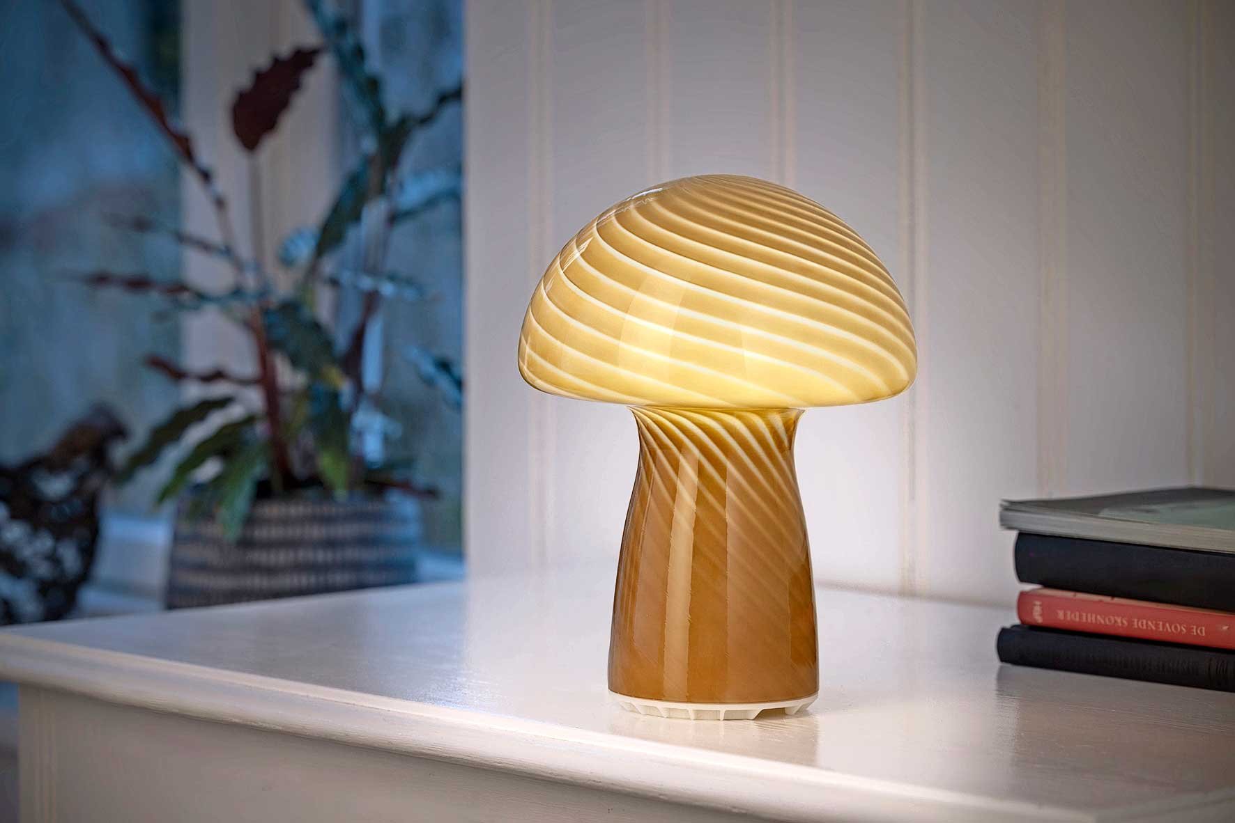 2502301 VELI LINE STRIPE MUSHROOM BEIGEBRUN LAMPE MED RILLER 16X22CM 2