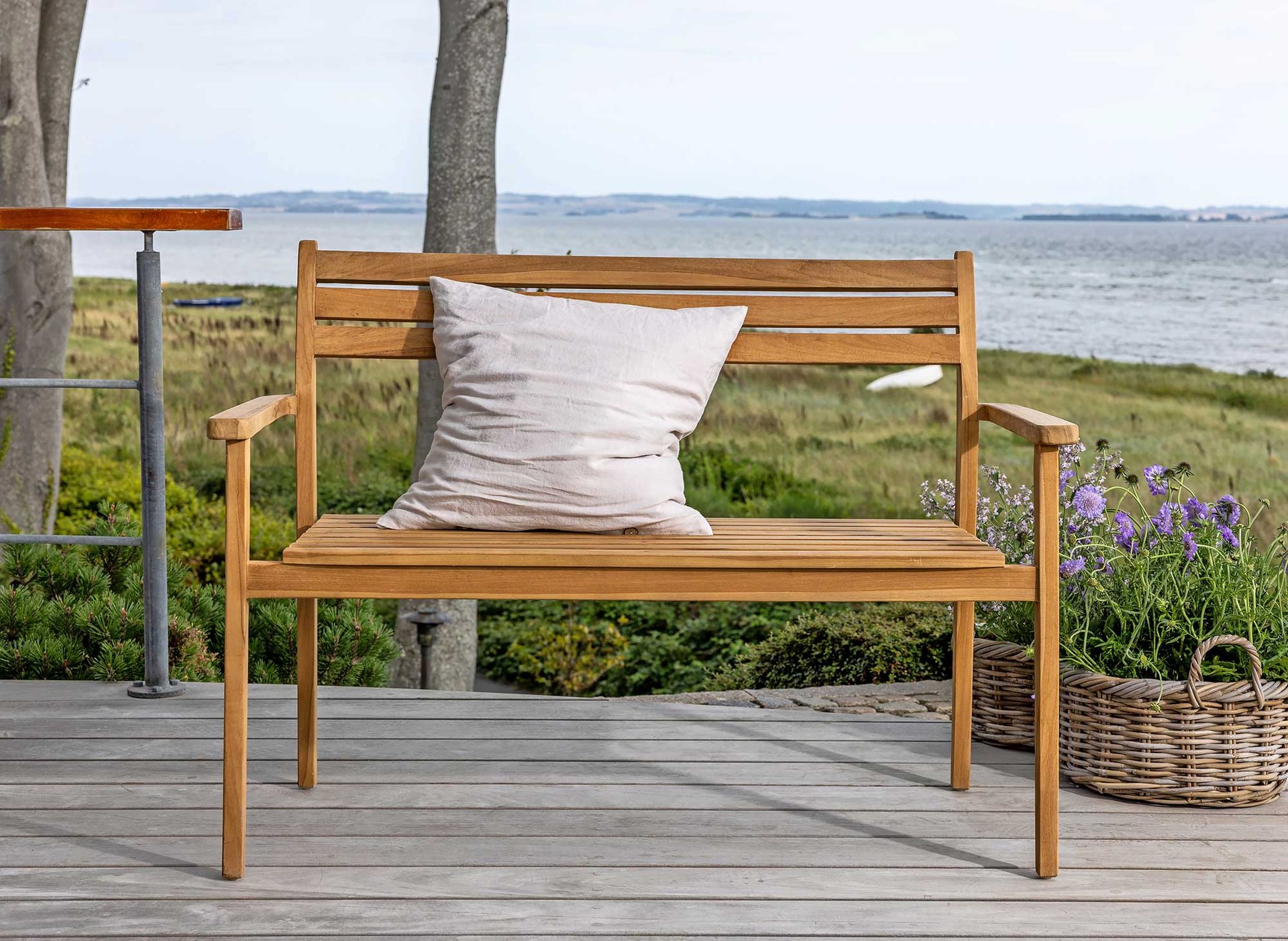 2425198 GILI BÆNK MED RYGLÆN TEAK 2