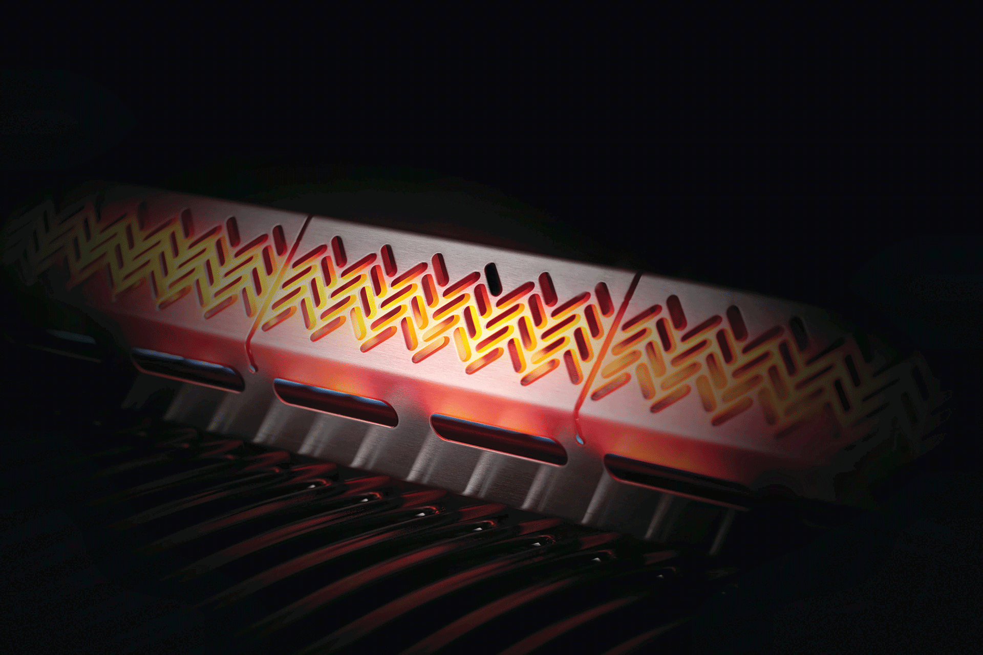2439597 NAPOLEON ROGUE 425 PLUS GASGRILL SORT 1