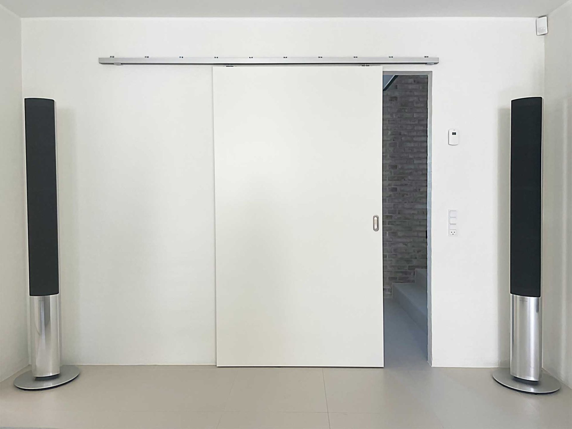 1580246 SVALK SKYDEDØRSBESLAGSÆT 2M KG110 3
