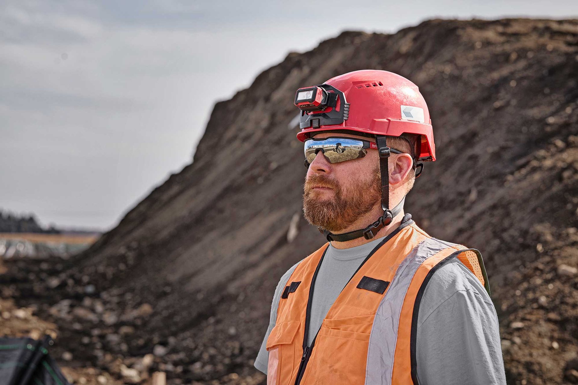 2457812 MILWAUKEE SIKKERHEDSBRILLE SØLV SPEJLGLAS 2