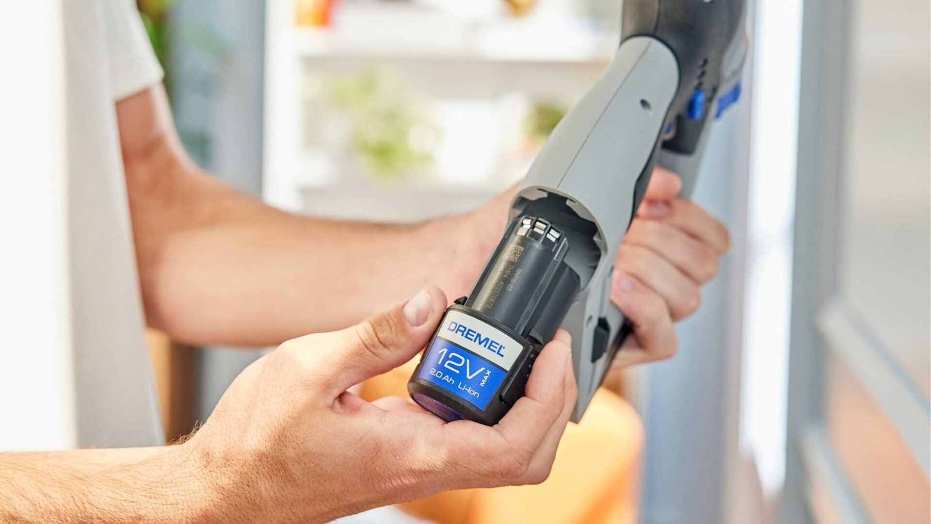 7444354 DREMEL AKKUMULTISKRUETRÆKKER DD12V S1 12V 2AH 3