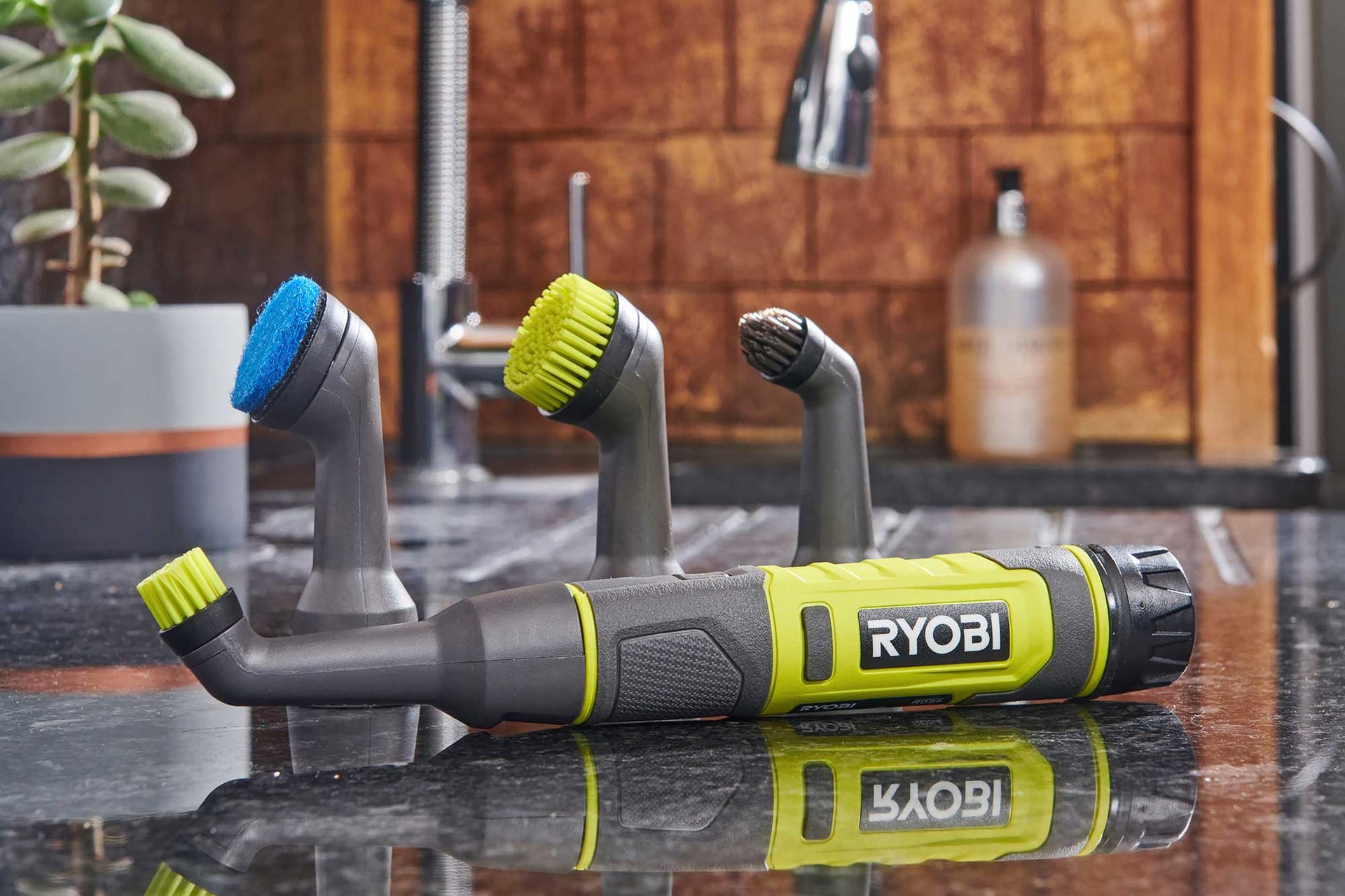 2512588 RYOBI RENGØRINGSBØRSTE RDS4 0 2