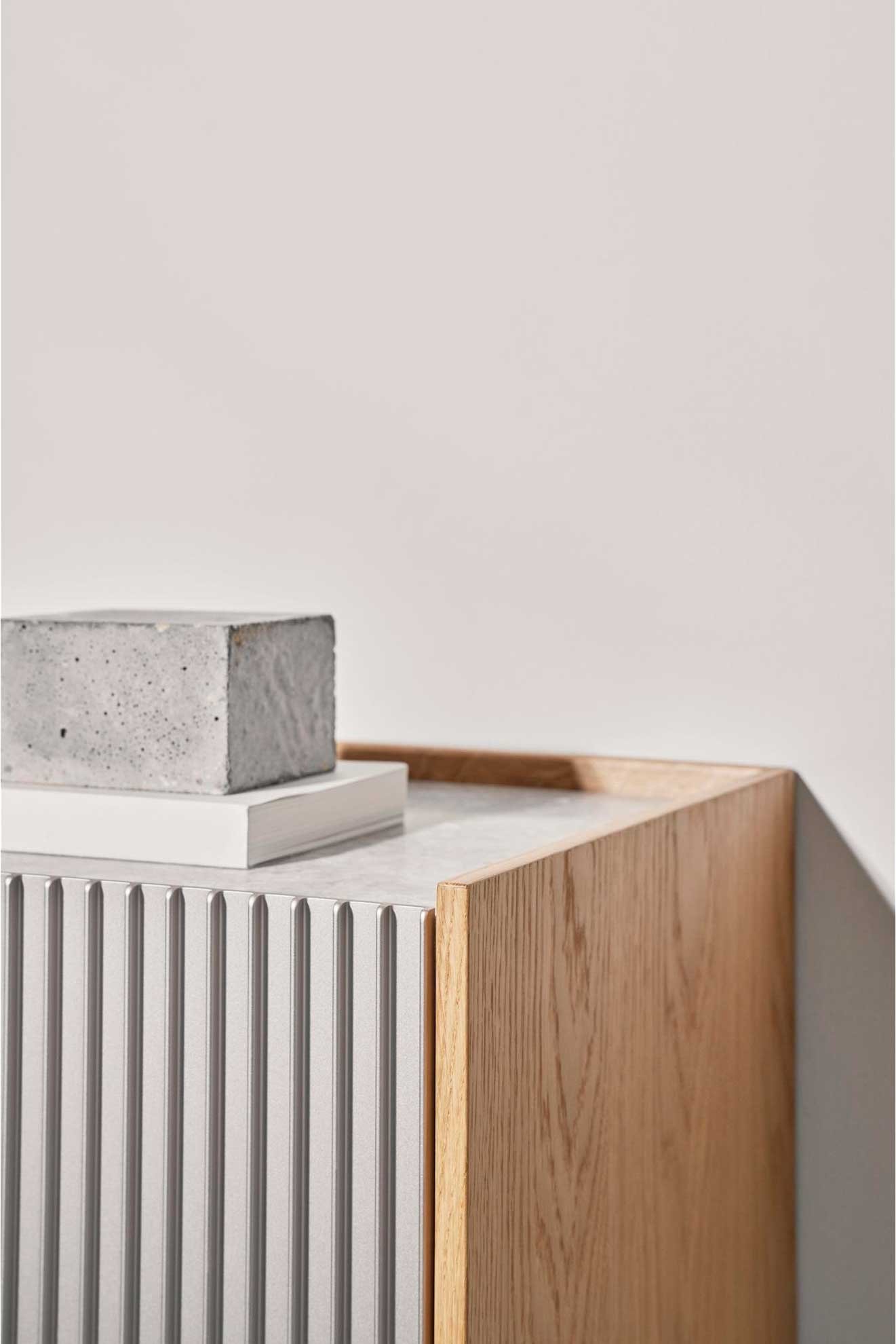 9148227 VIPP 675 HERO 5 KABINET LYS EG MARMOR 2