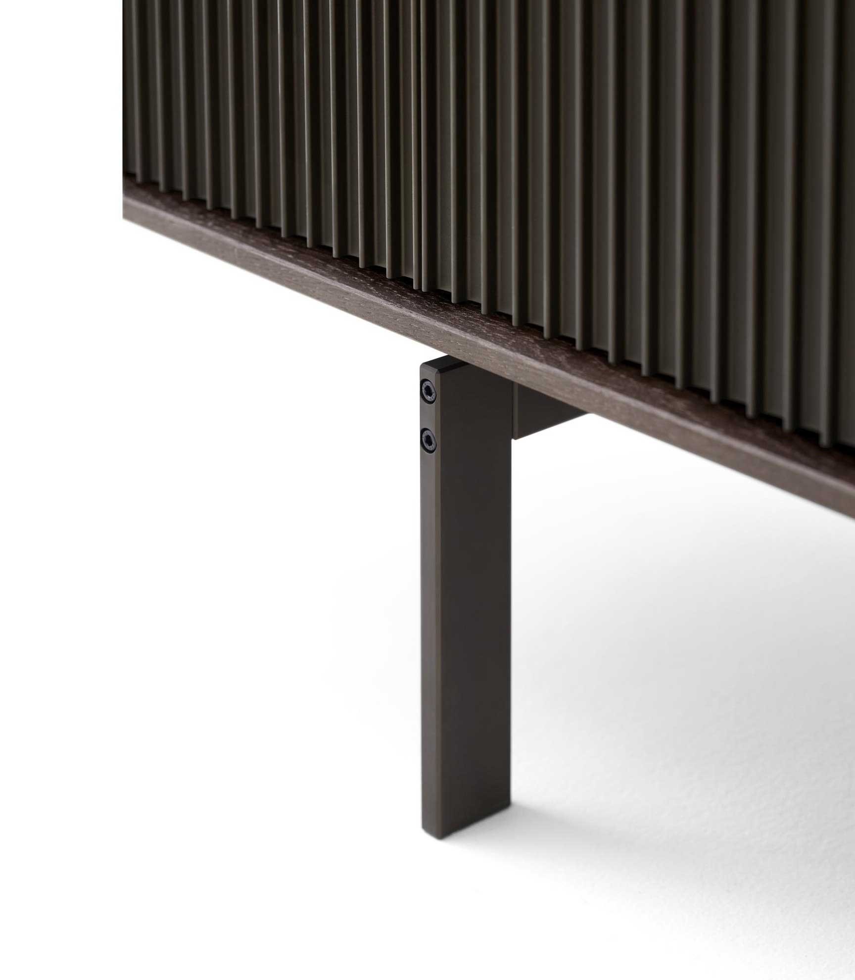 9148222 VIPP 675 HERO 1 KABINET MØRK EG MARMOR 11