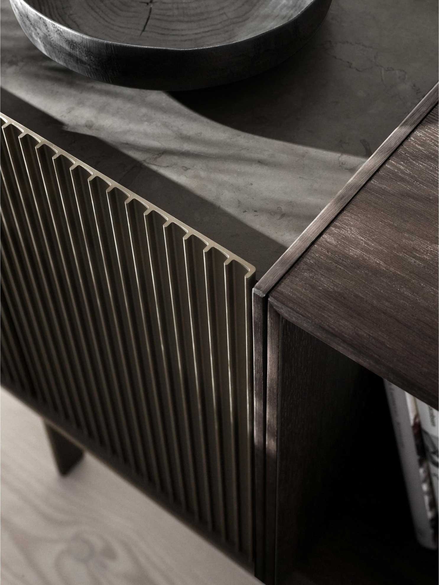9148222 VIPP 675 HERO 1 KABINET MØRK EG MARMOR 10