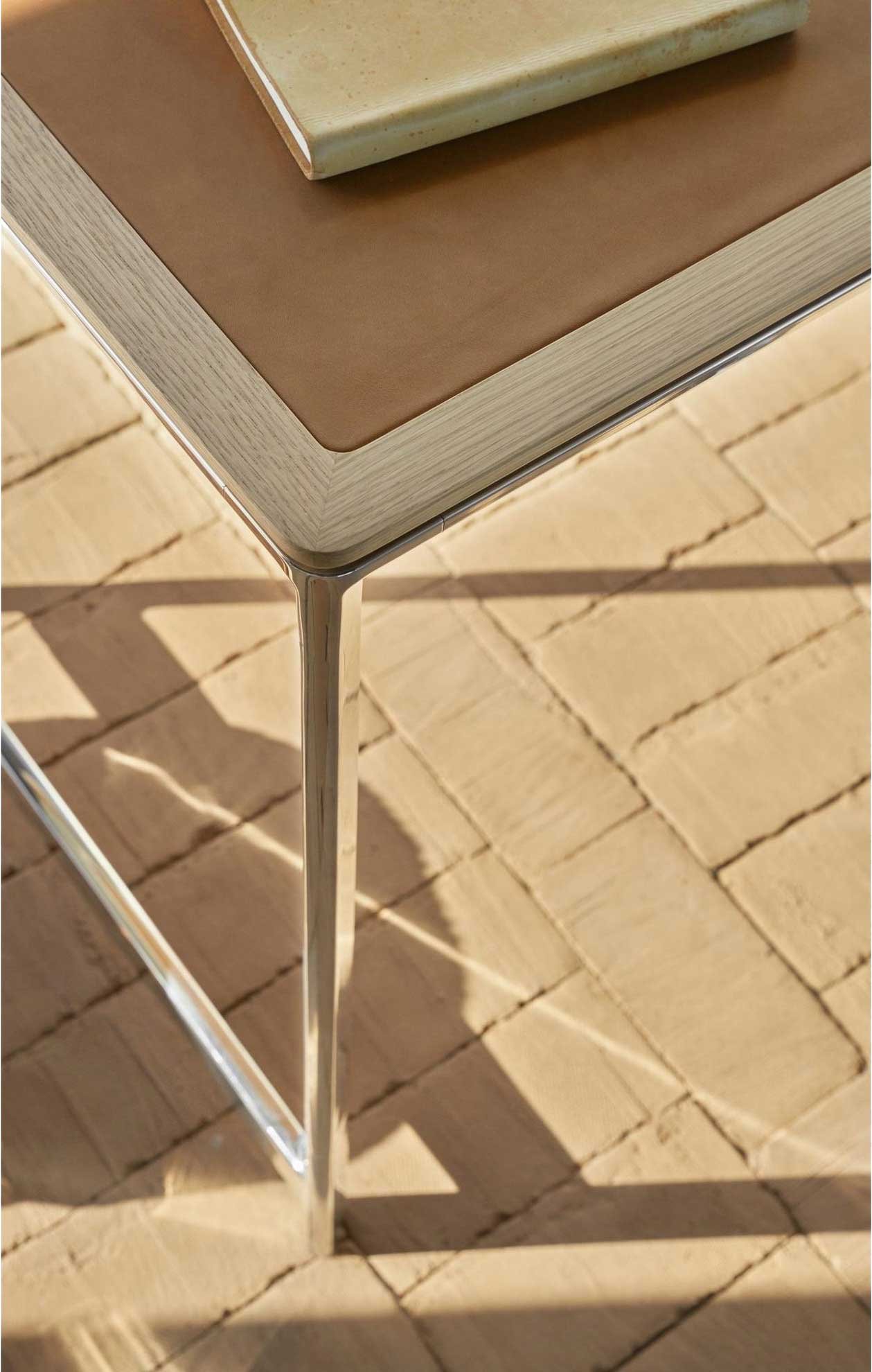 9148217 VIPP430 STUDIO SKRIVEBORD 60X125CM LYS EG CAMEL LÆDER 3