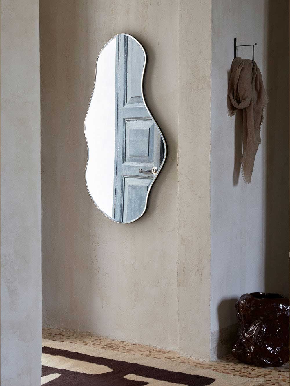 9147566 FERM LIVING POND SPEJL STOR MESSING 2