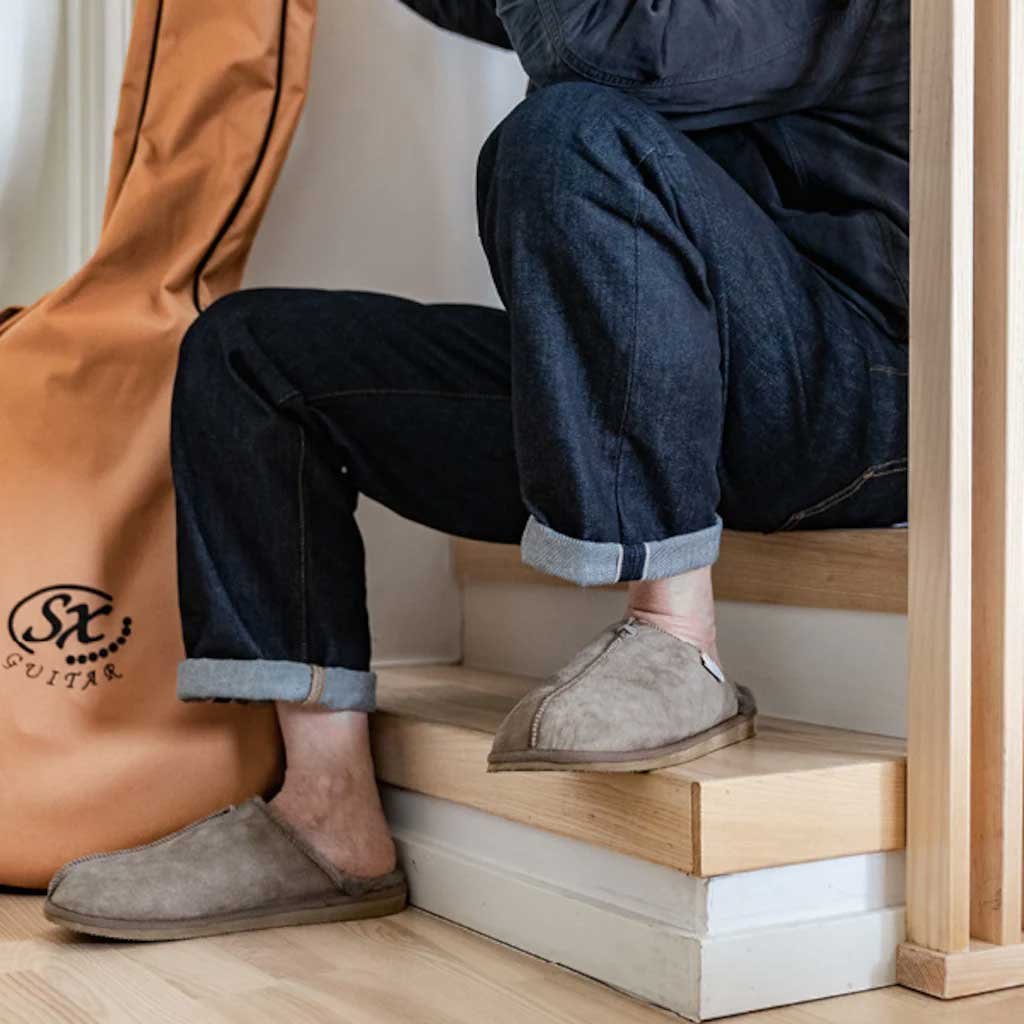 9148983 SHEPHERD HUGO SLIPPERS FÅRESKIND STONE 5