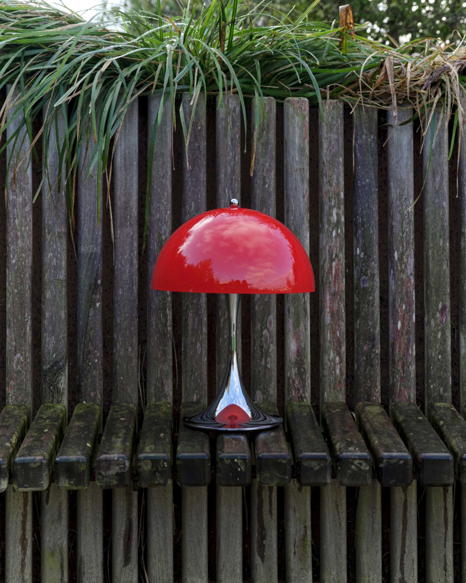 9149338 PANTHELLA 250 PORTABLE LAMPE OPAL RØD 4
