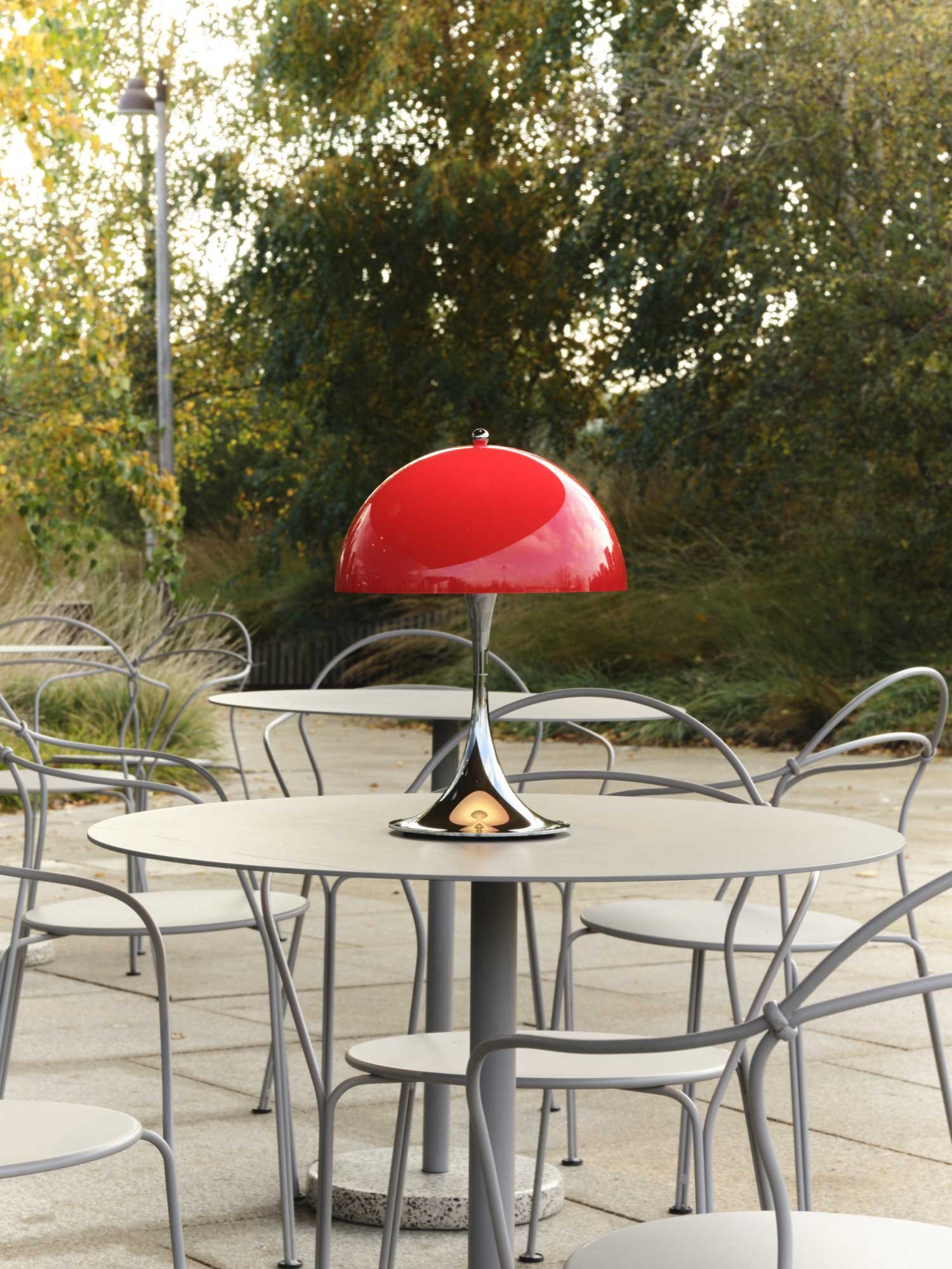 9149338 PANTHELLA 250 PORTABLE LAMPE OPAL RØD 5
