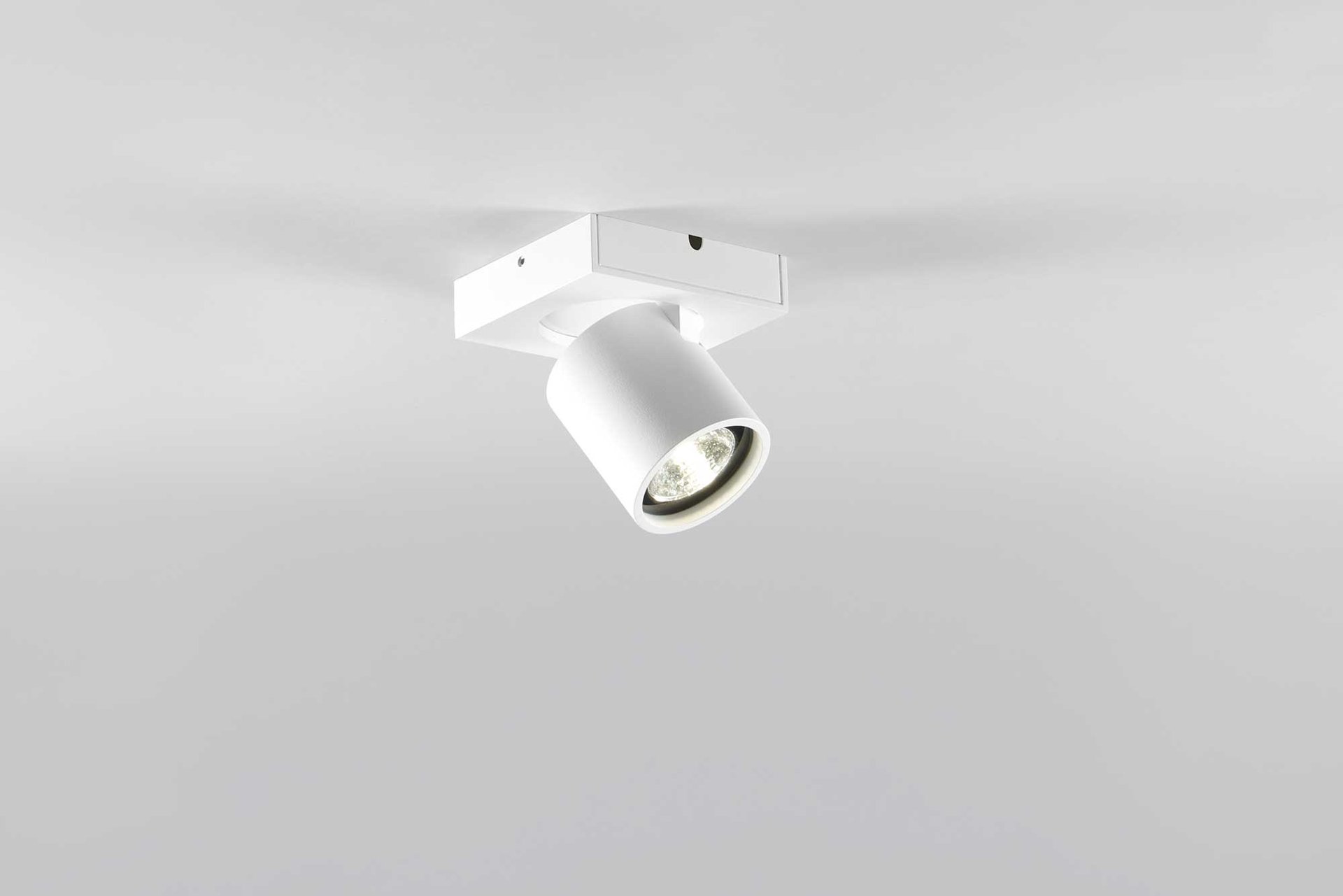 9149443 FOCUS 1 LOFTLAMPE HVID 2
