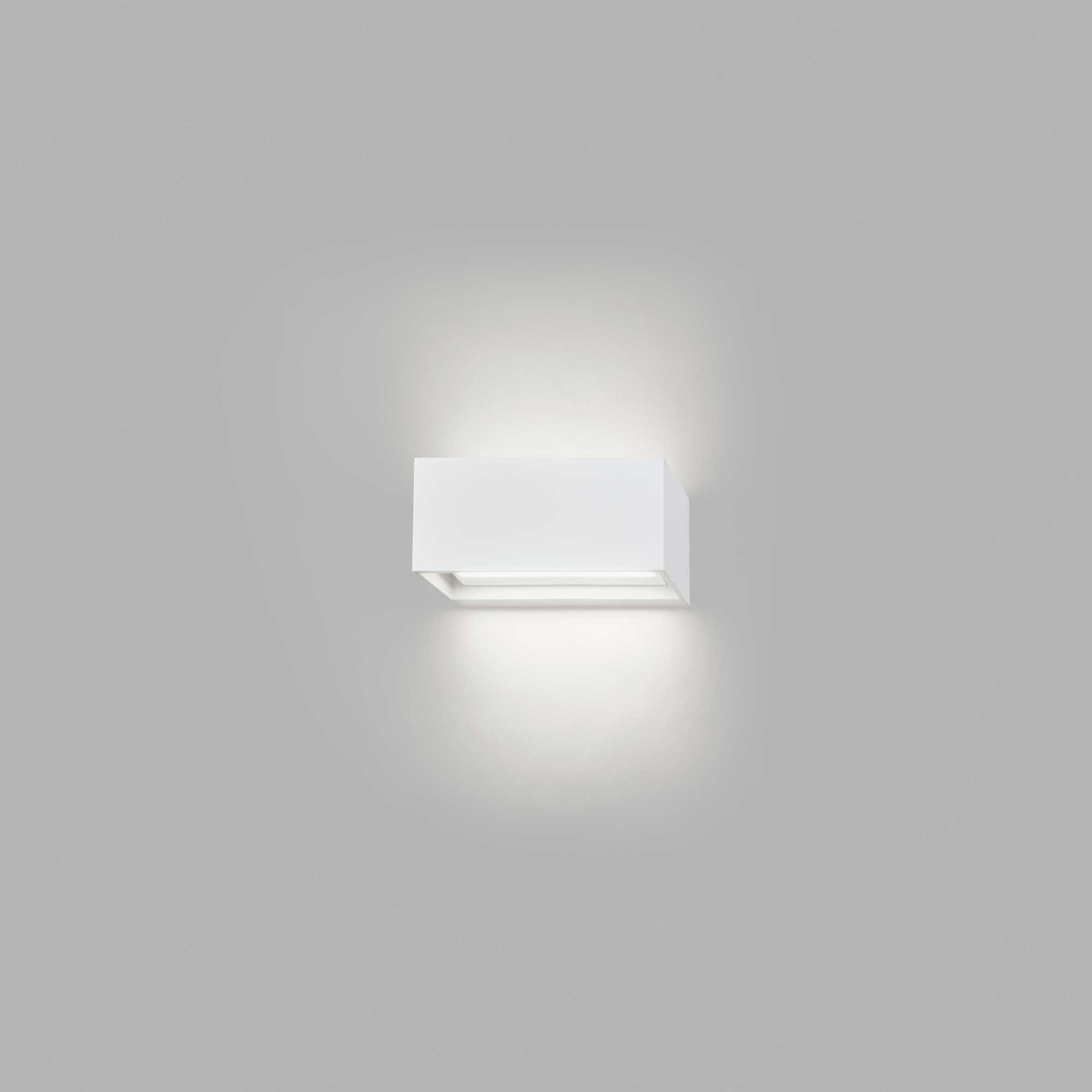 9149430 LINEA W1 VÆGLAMPE 150 HVID 3