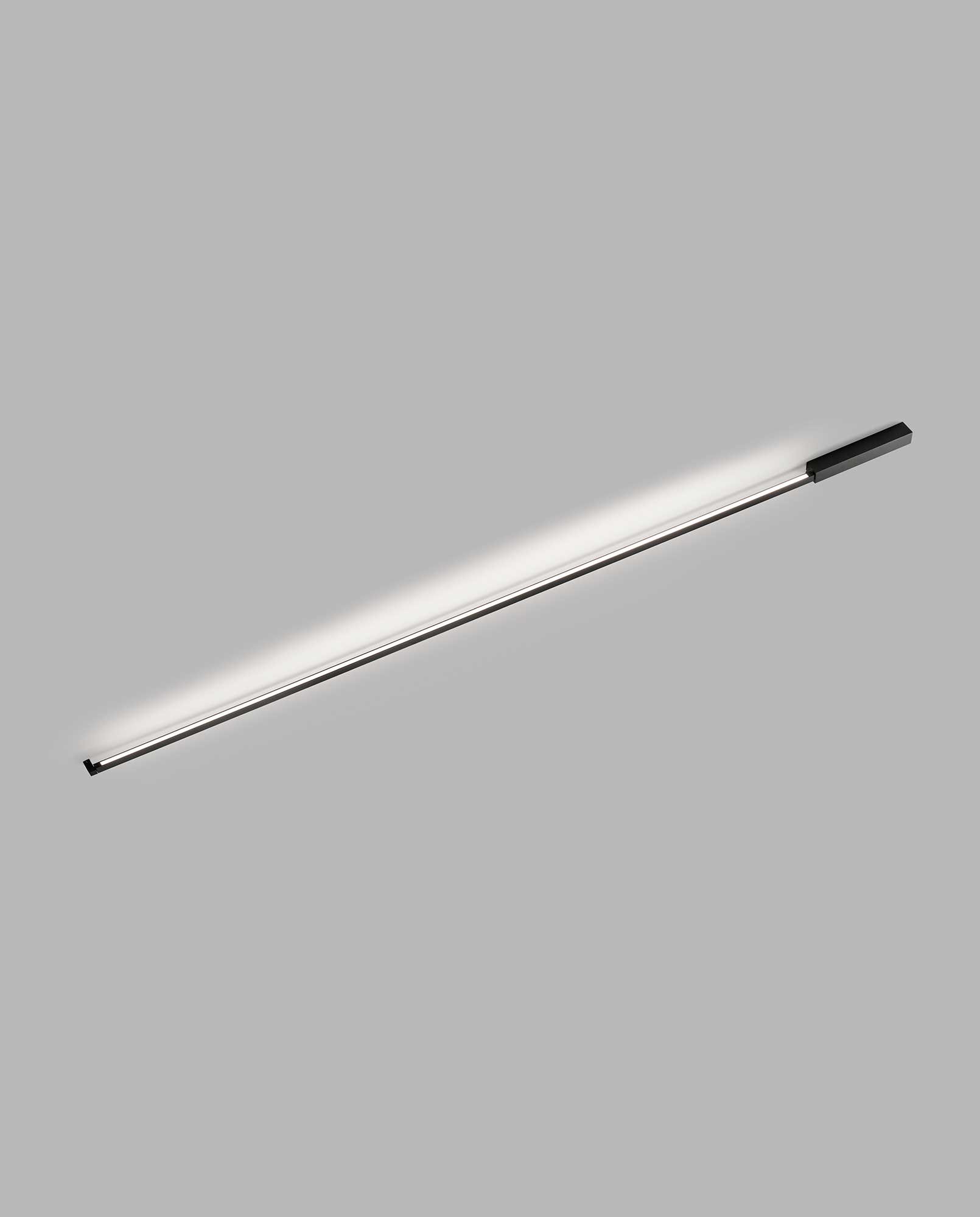 9149411 STRIPE CW 2000 LOFTVÆGLAMPE SORT 4