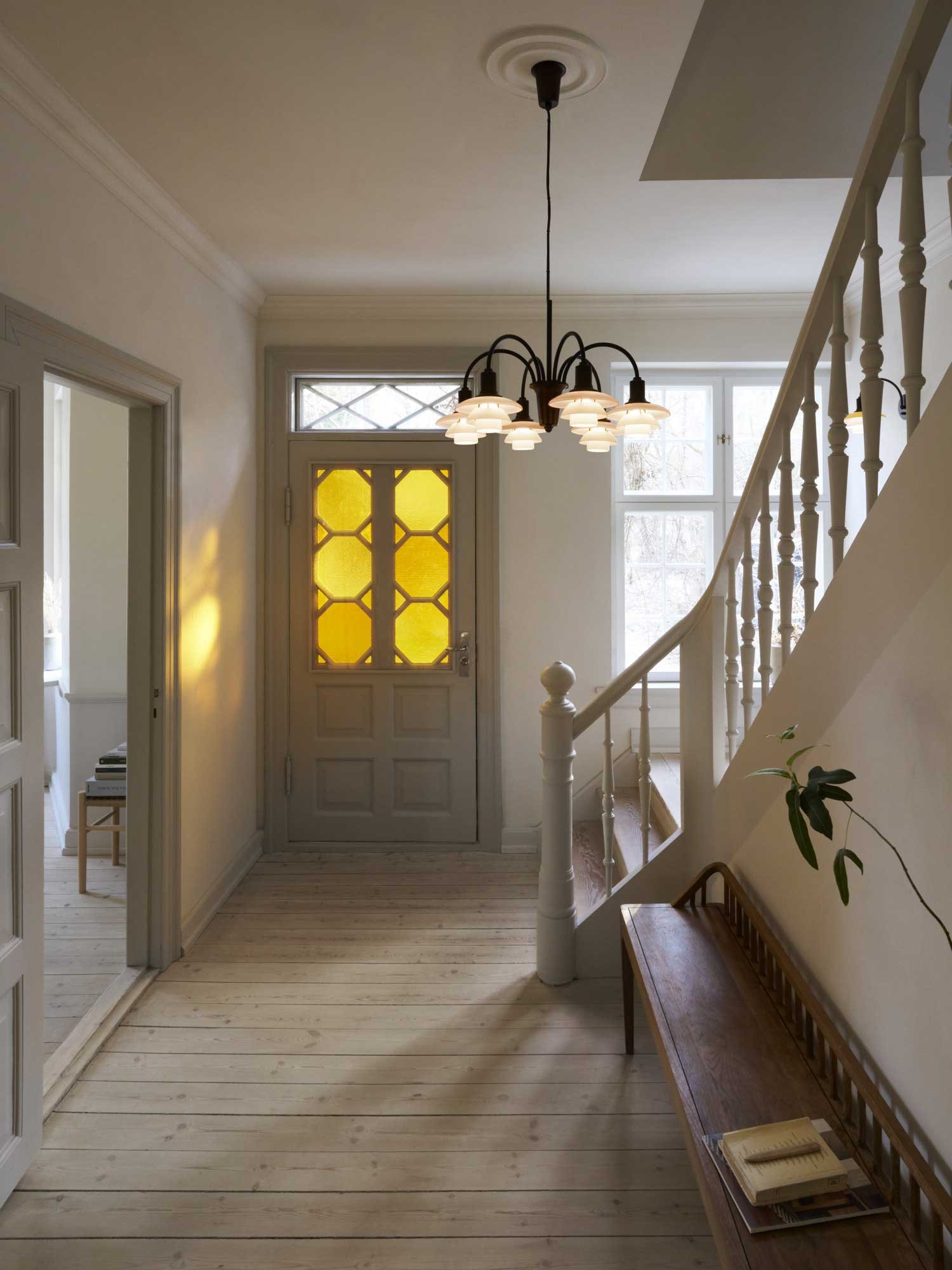 9149571 SS26 PH Centenary Interior Chandelier 6 Indoor ON