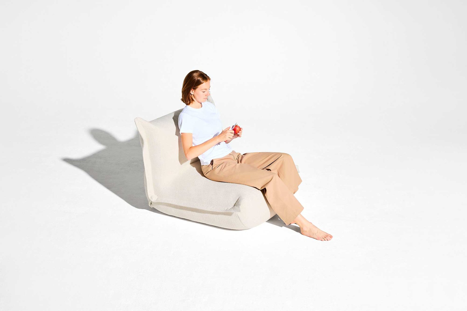 9149261 FATBOY THE BONBARON SLIM BOUCLE RECYCLED LOUNGESTOL CREME 5