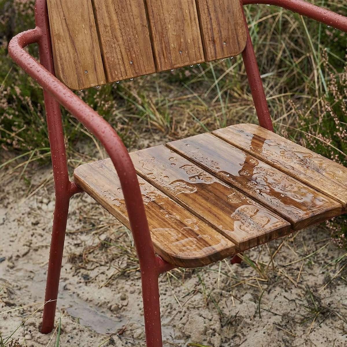 Variant 8603238 Kirra Patio Chair Chestnut 07 Lifestyle 1200X1200