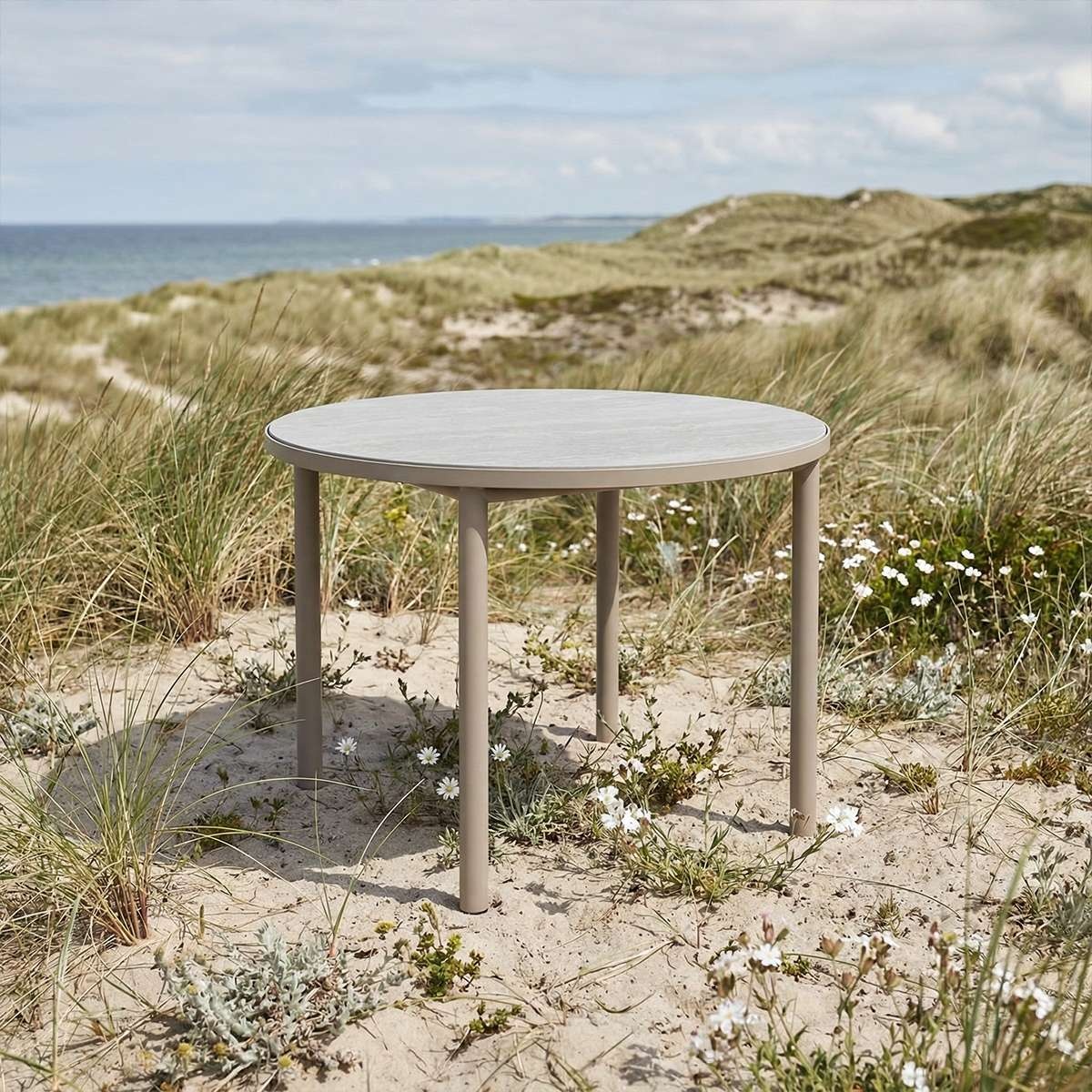 Variant 8603232 Kirra Dining Table Ceramic Taupe C3 98110 Img 01 Lifestyle 1200X1200