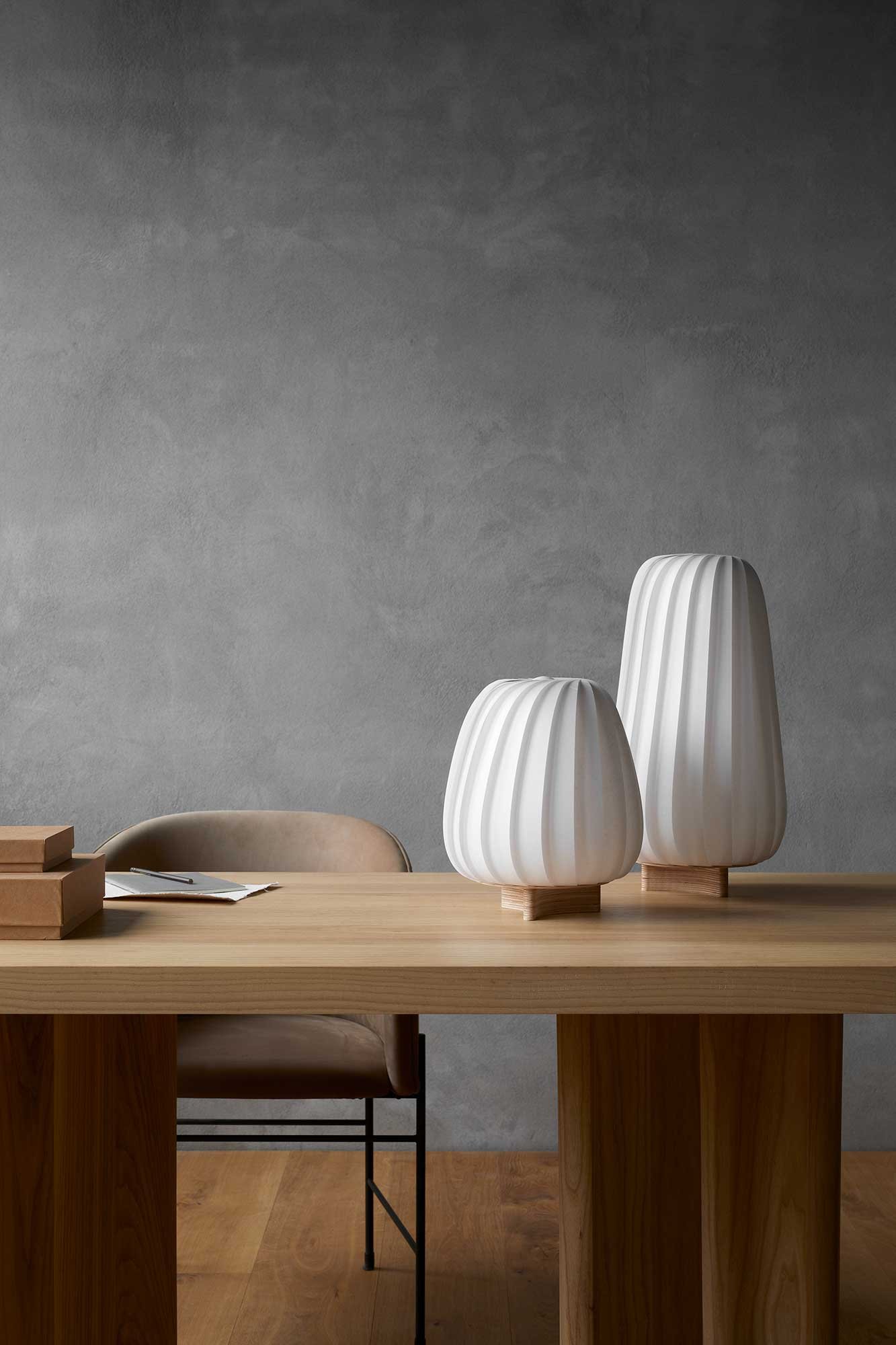 ST906 Table Paper White Light Off
