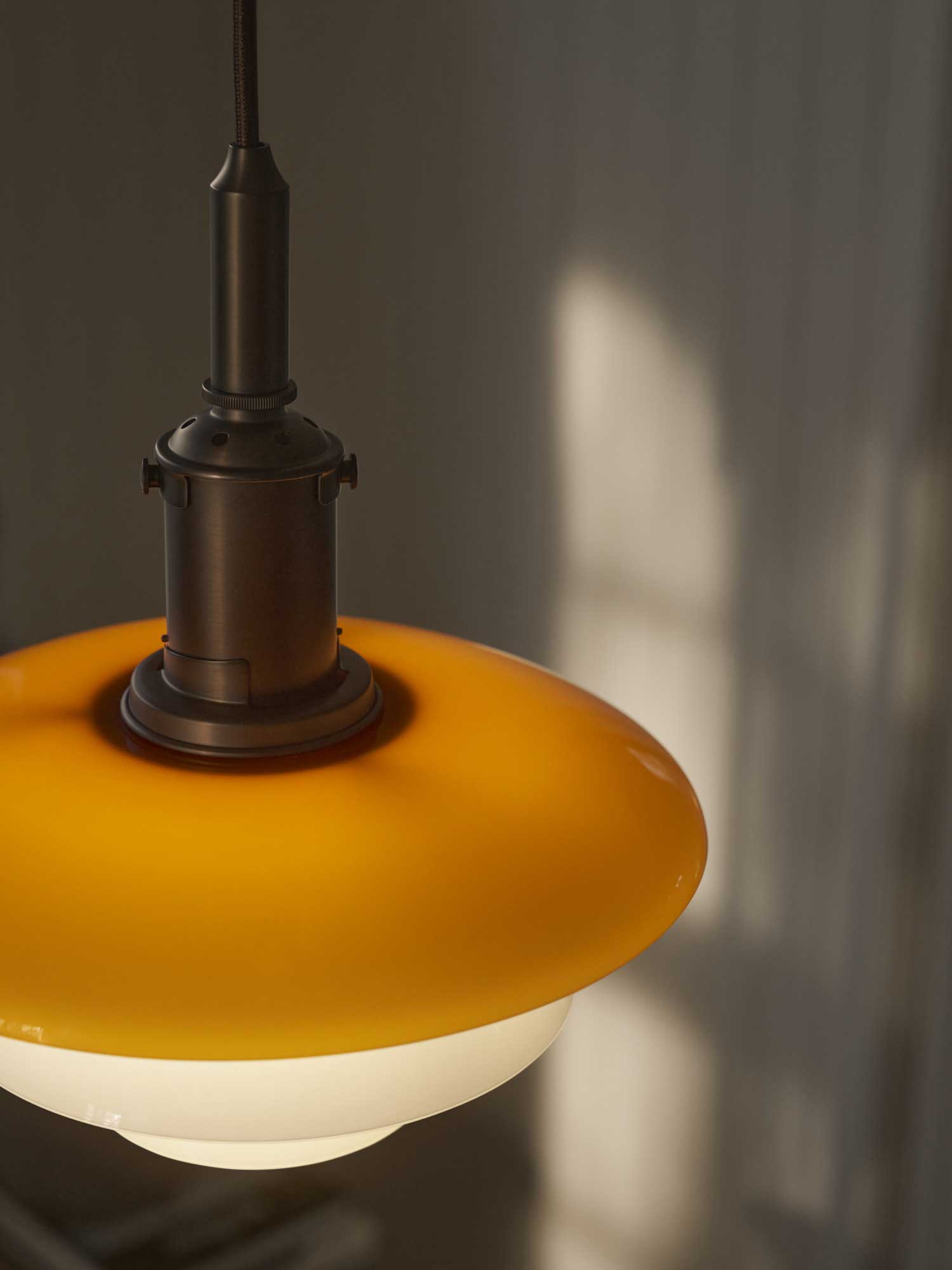 9150204 SS26 PH Centenary Interior PH 3 3 Pendant Close Up ON