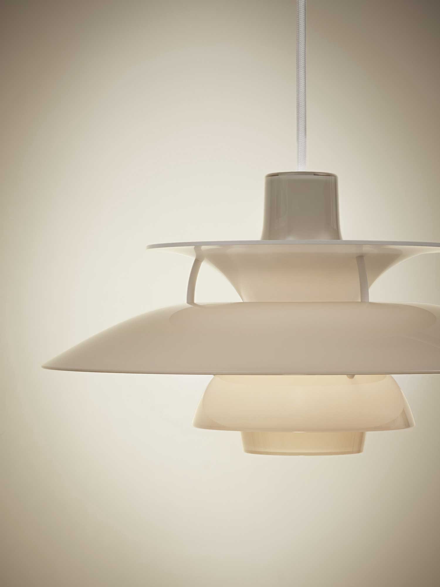 9150205 AW26 PH 5 320 Opal Pendant Beige Campaign 3 ON