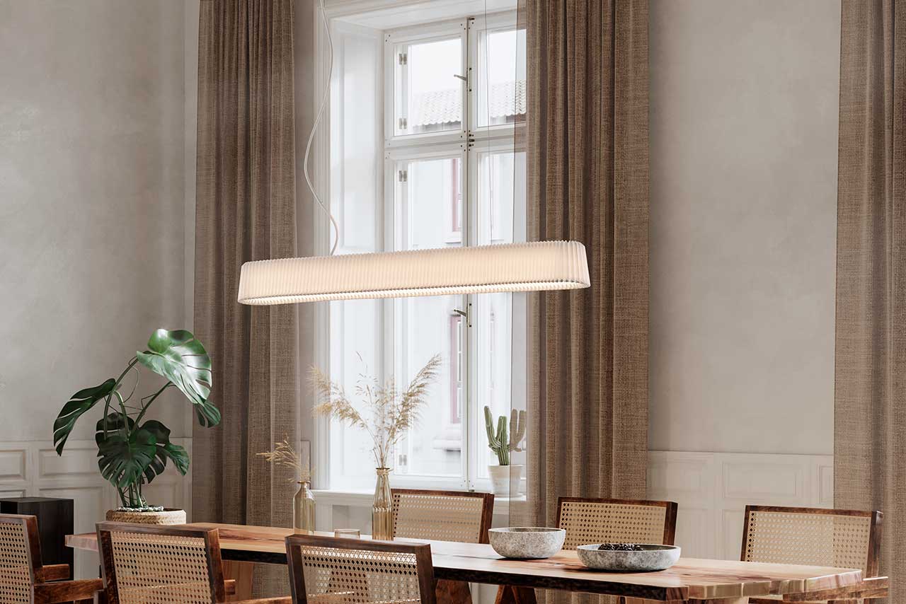 9150378 Leklint189 Long Pleat Pendant Lifestyle
