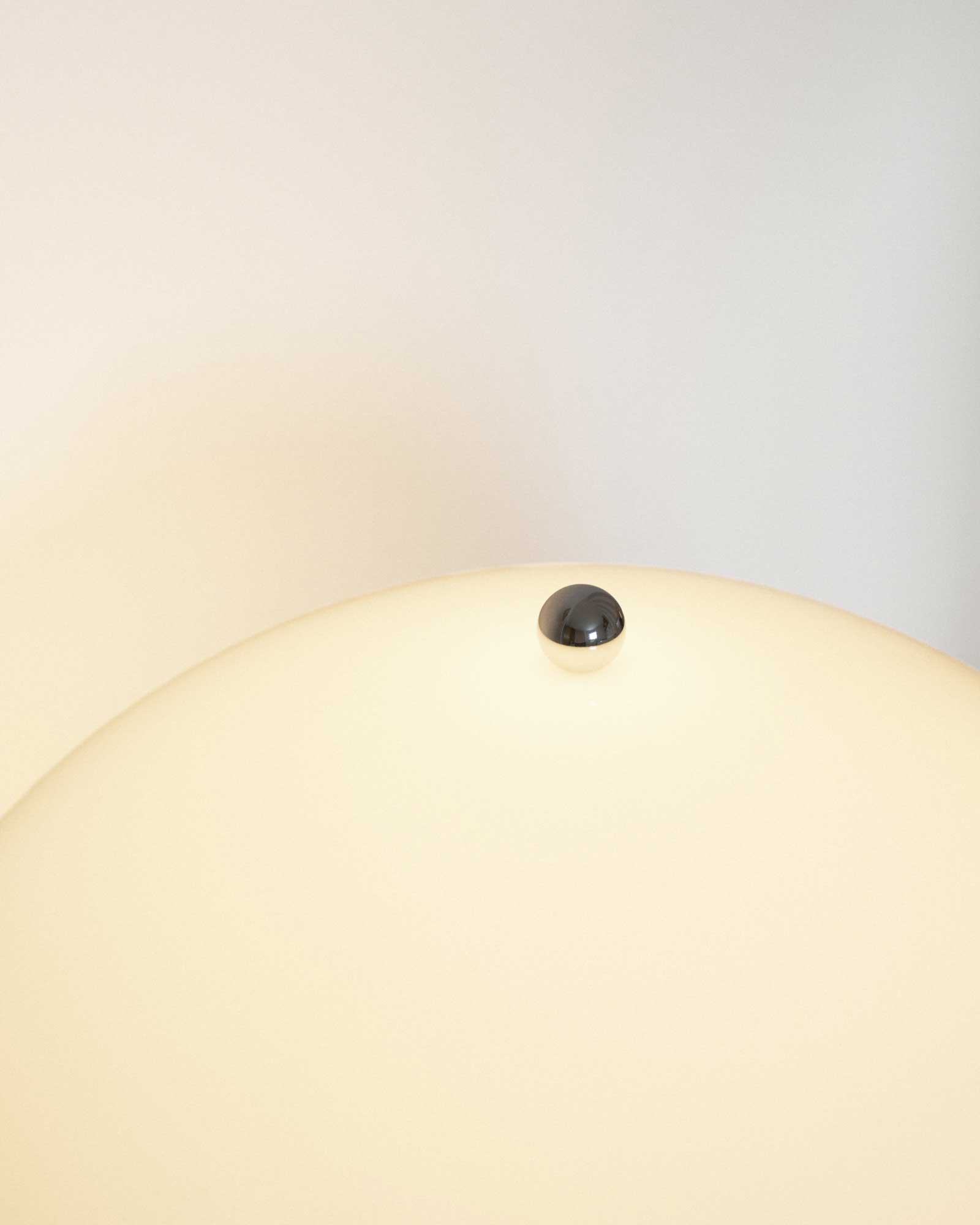 9150383 Panthella 400 Floor Opal Top Detail