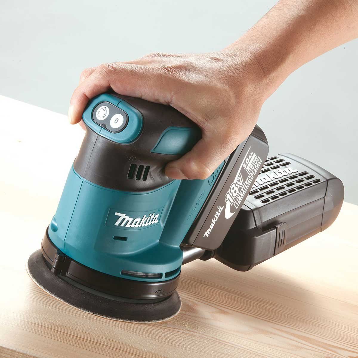 1674246 MAKITA EXCENTERSLIBER 18V 2