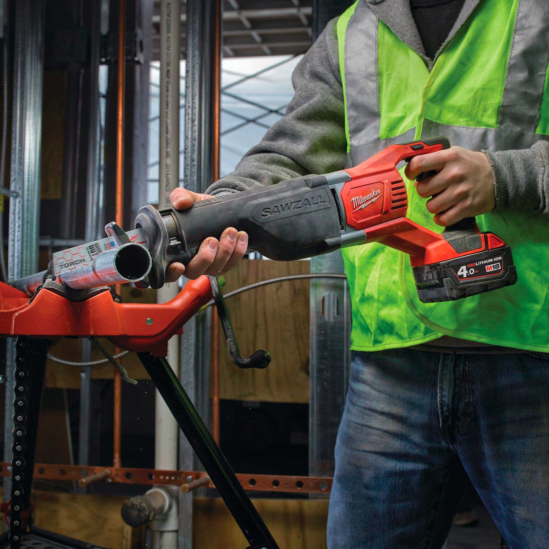 1741797 MILWAUKEE M18 AKKU BAJONETSAV 2
