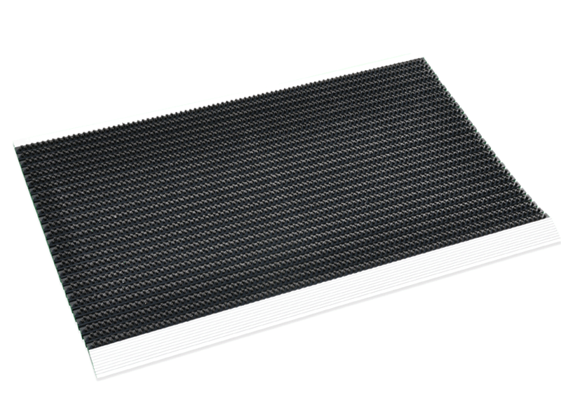 1804162 CLEAN CARPET SKRABEMÅTTE ALU