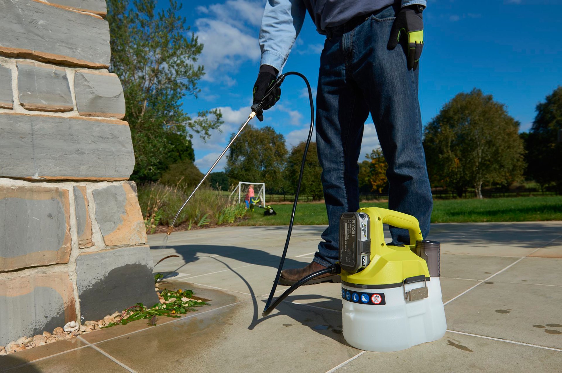 1889059 RYOBI ONE+ HAVESPØJTE 18V2