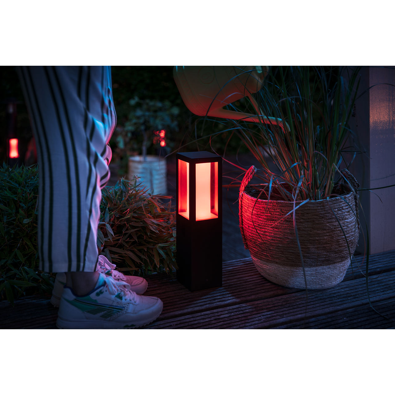 2034809 PHILIPS HUE IMPRESS BEDLAMPE5