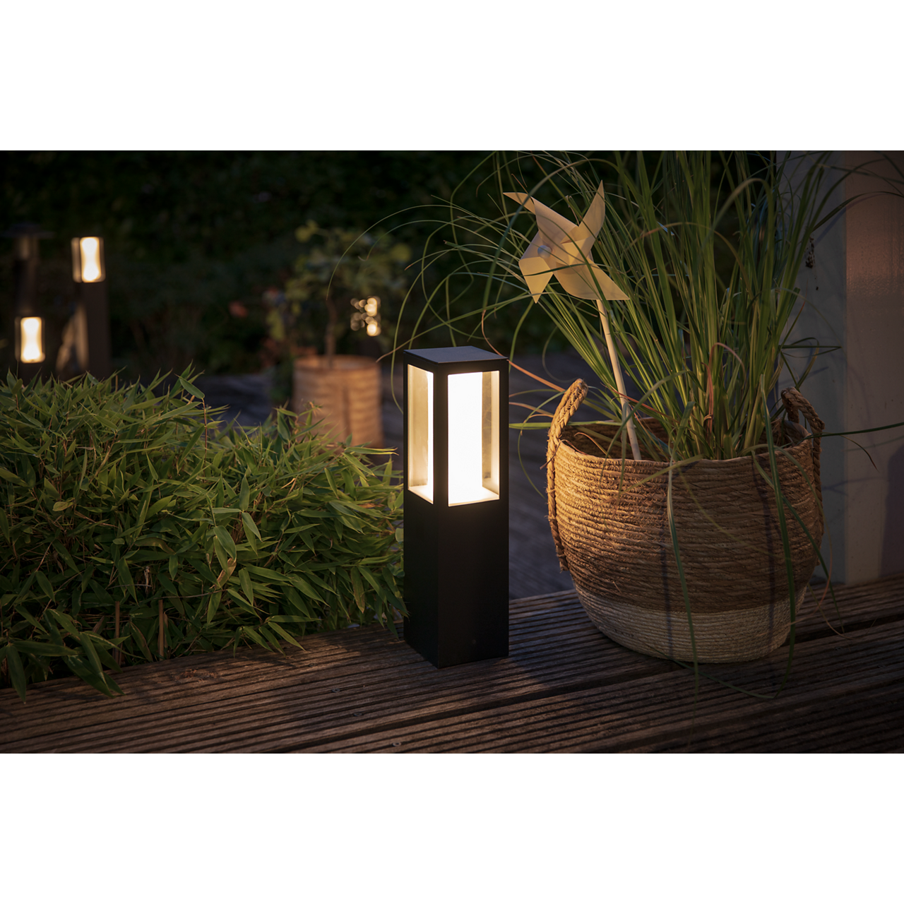 2035426 PHILIPS HUE IMPRESS BEDLAMPE4