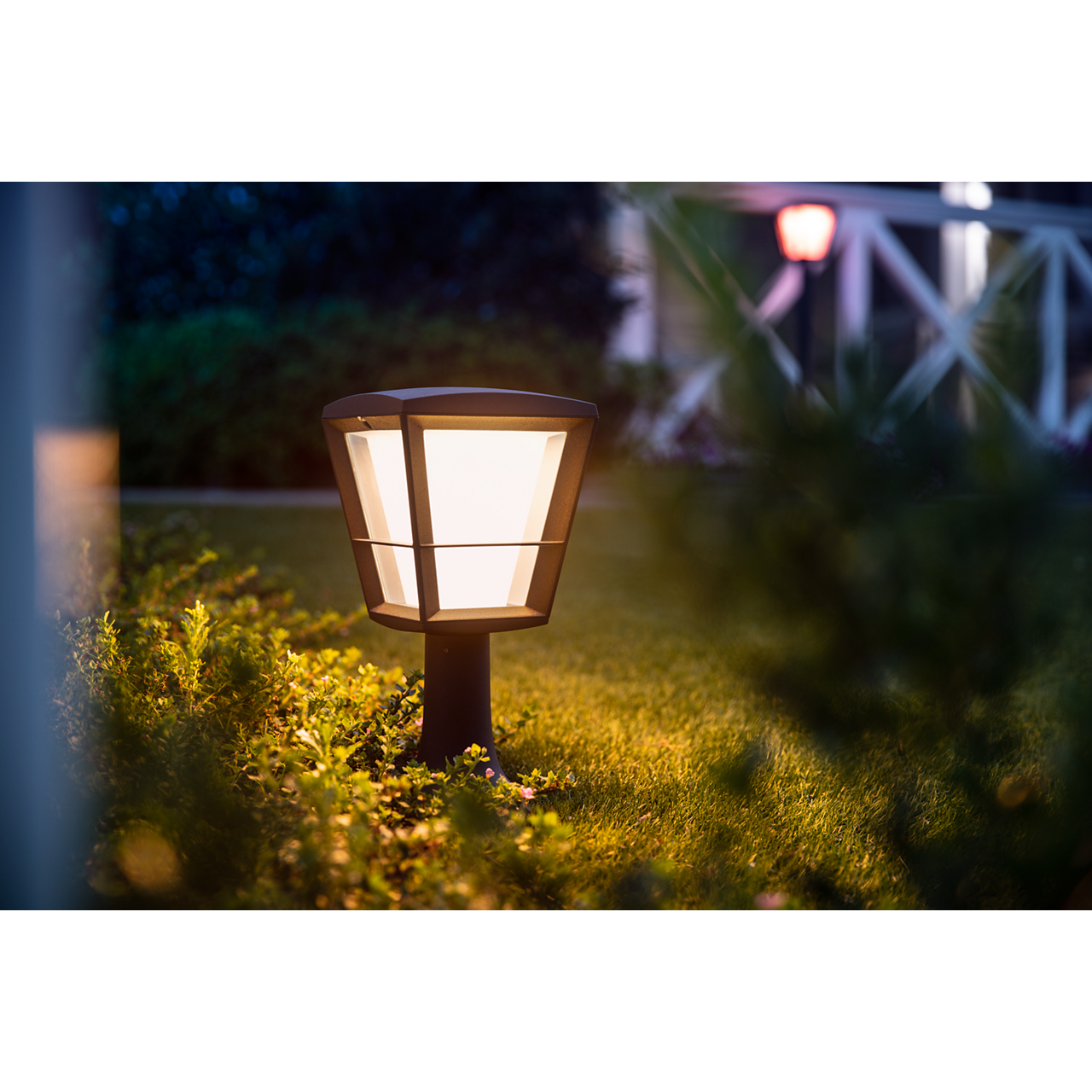 2035432 PHILIPS HUE ECONIC BEDLAMPE3