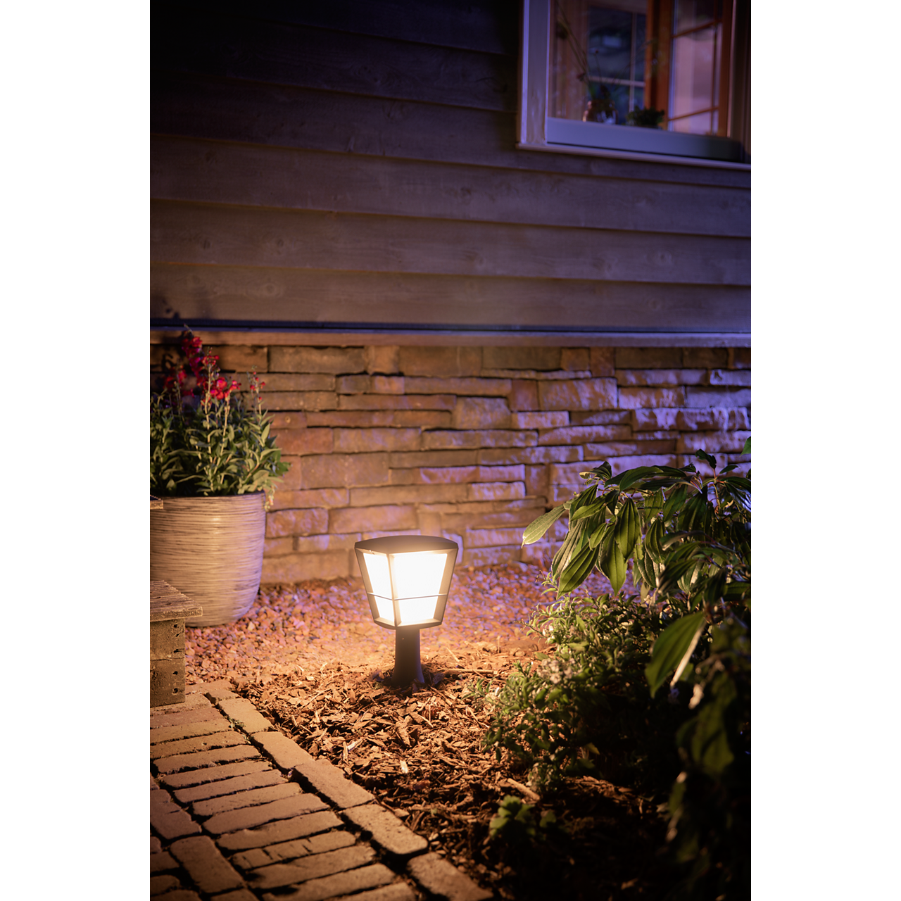 2035432 PHILIPS HUE ECONIC BEDLAMPE5