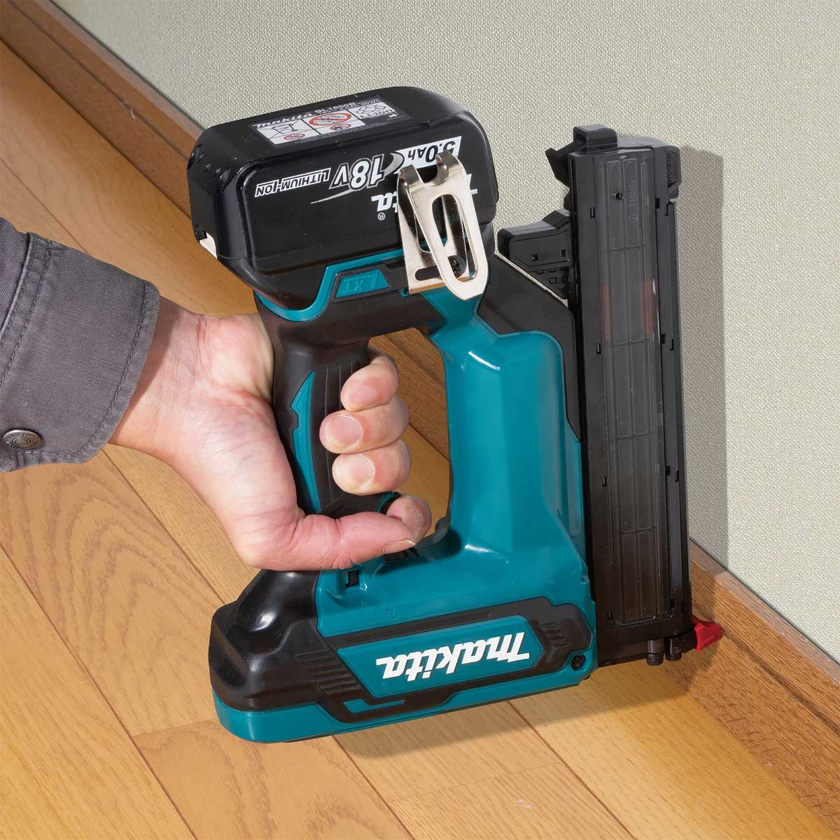 2081544 MAKITA 18V STIFTEPISTOL 3