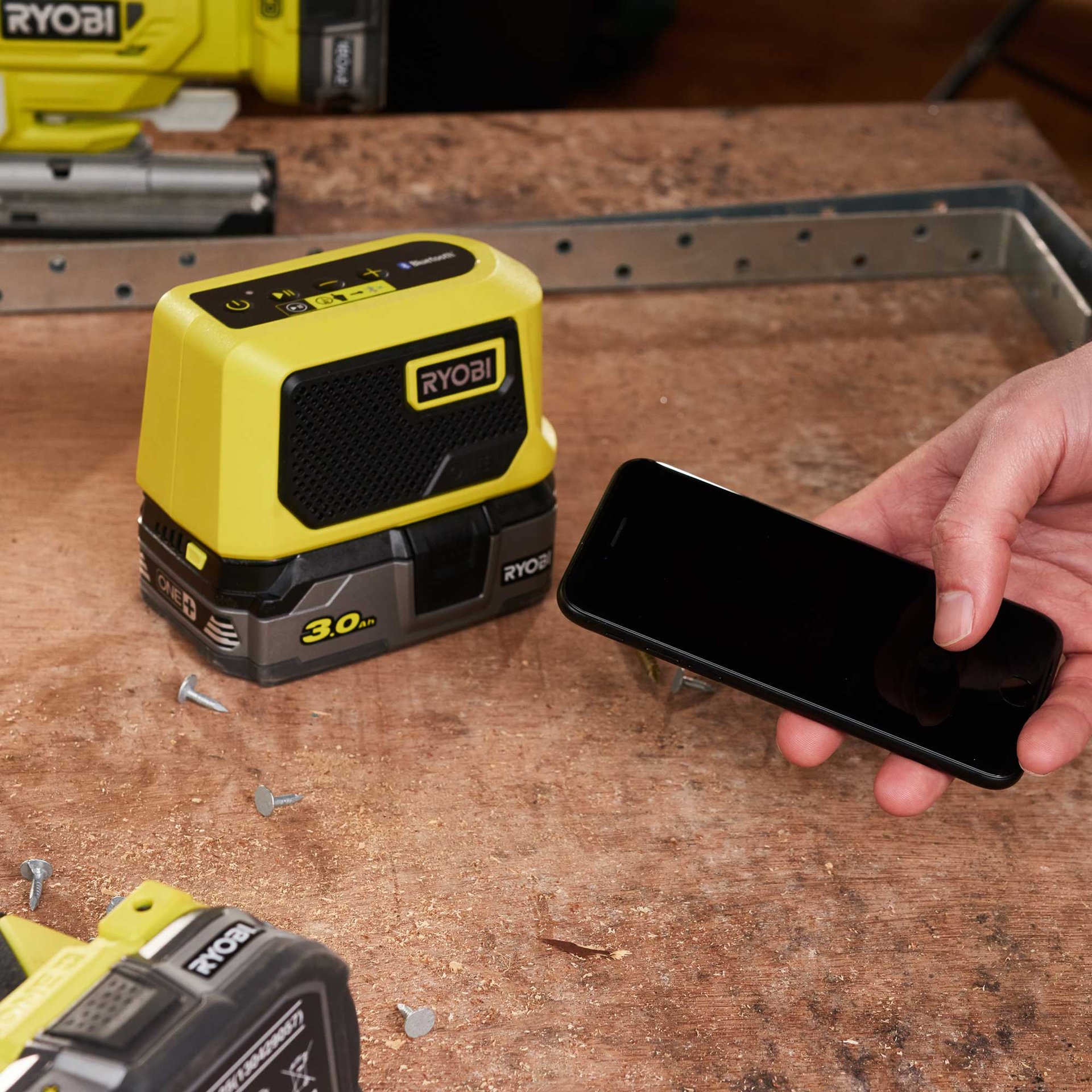 2164830 RYOBI 18V BLUETOOTH HØJTALER 2