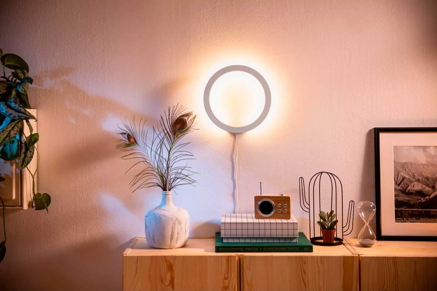 2215850 PHILIPS HUE SANA VÆGLAMPE HVID3