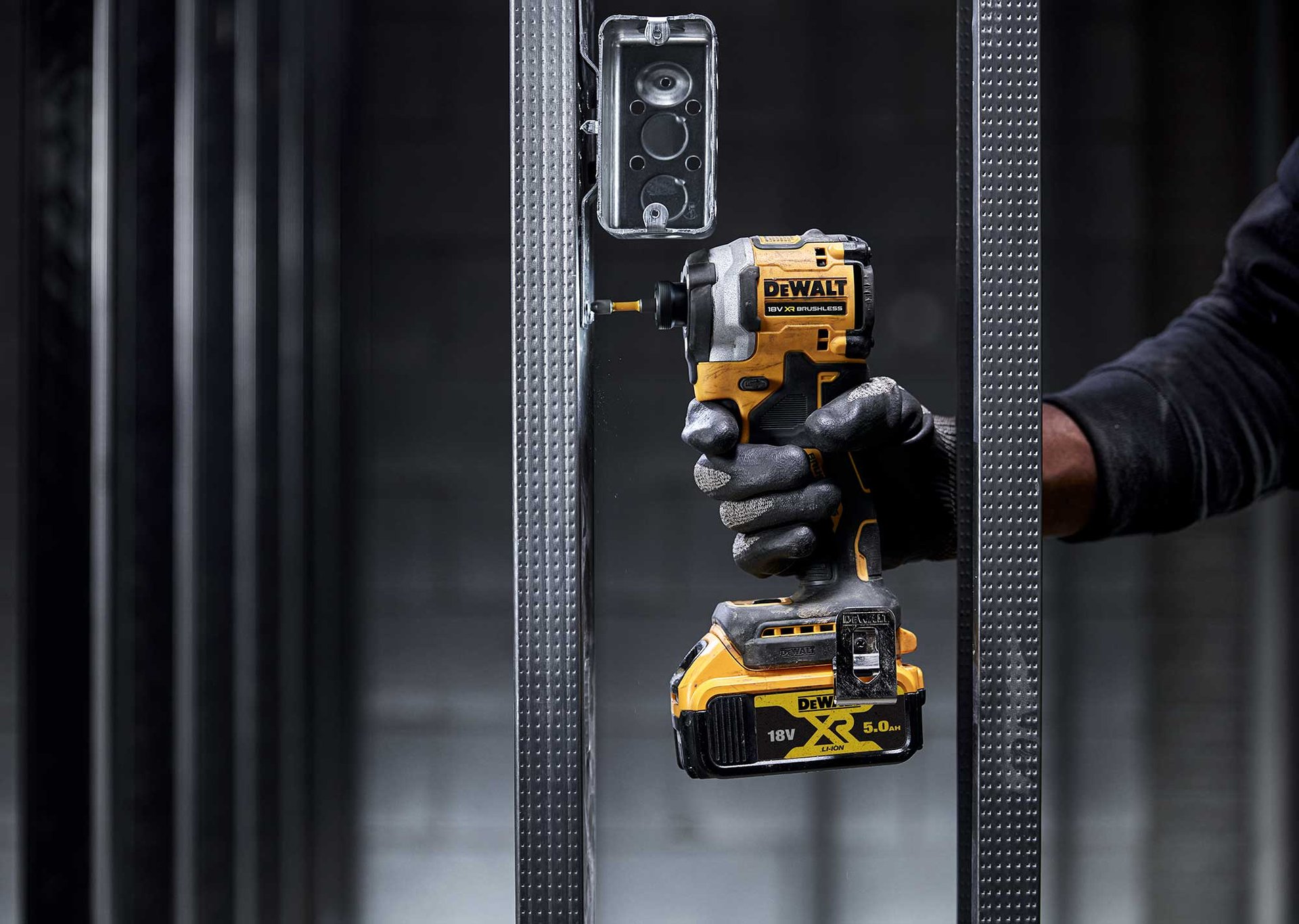 2256867 DEWALT 18V SLAGSKRUETRÆKKER 3