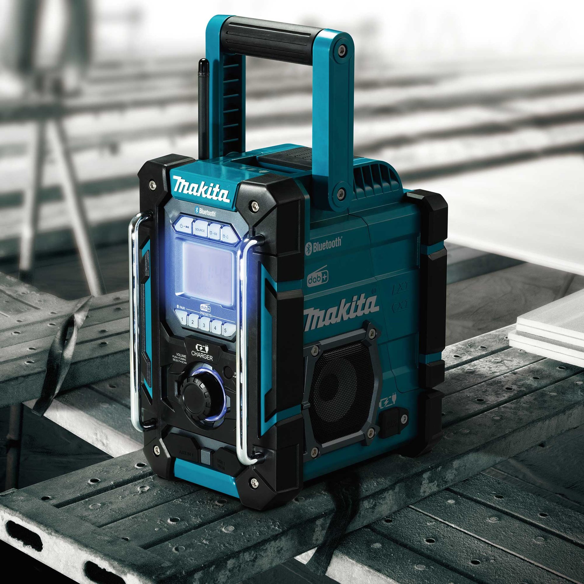 2261505 MAKITA RADIO MED LADER 2